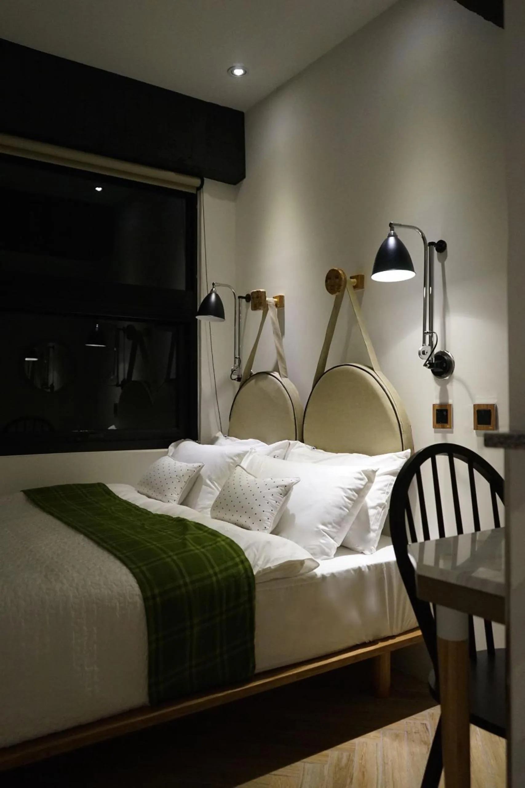 Bedroom, Bed in NiHao Café Hotel