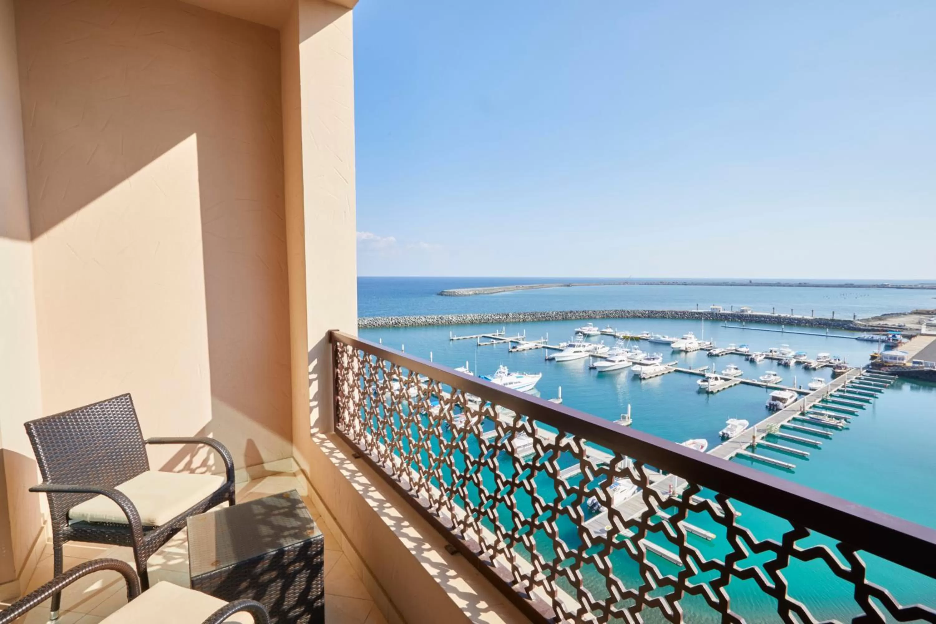 Al Bahar Hotel & Resort