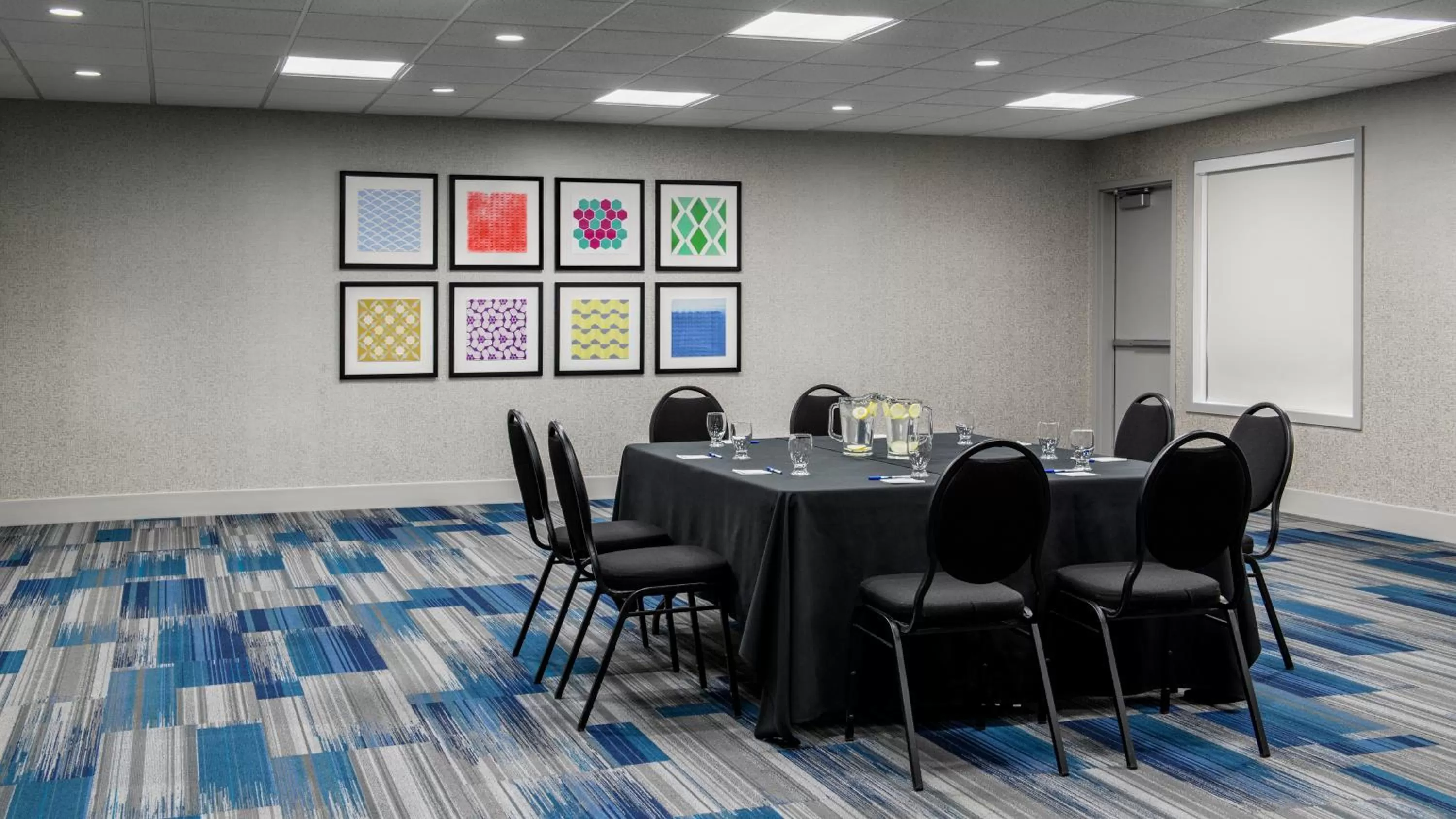 Meeting/conference room in Holiday Inn Express Airdrie by IHG