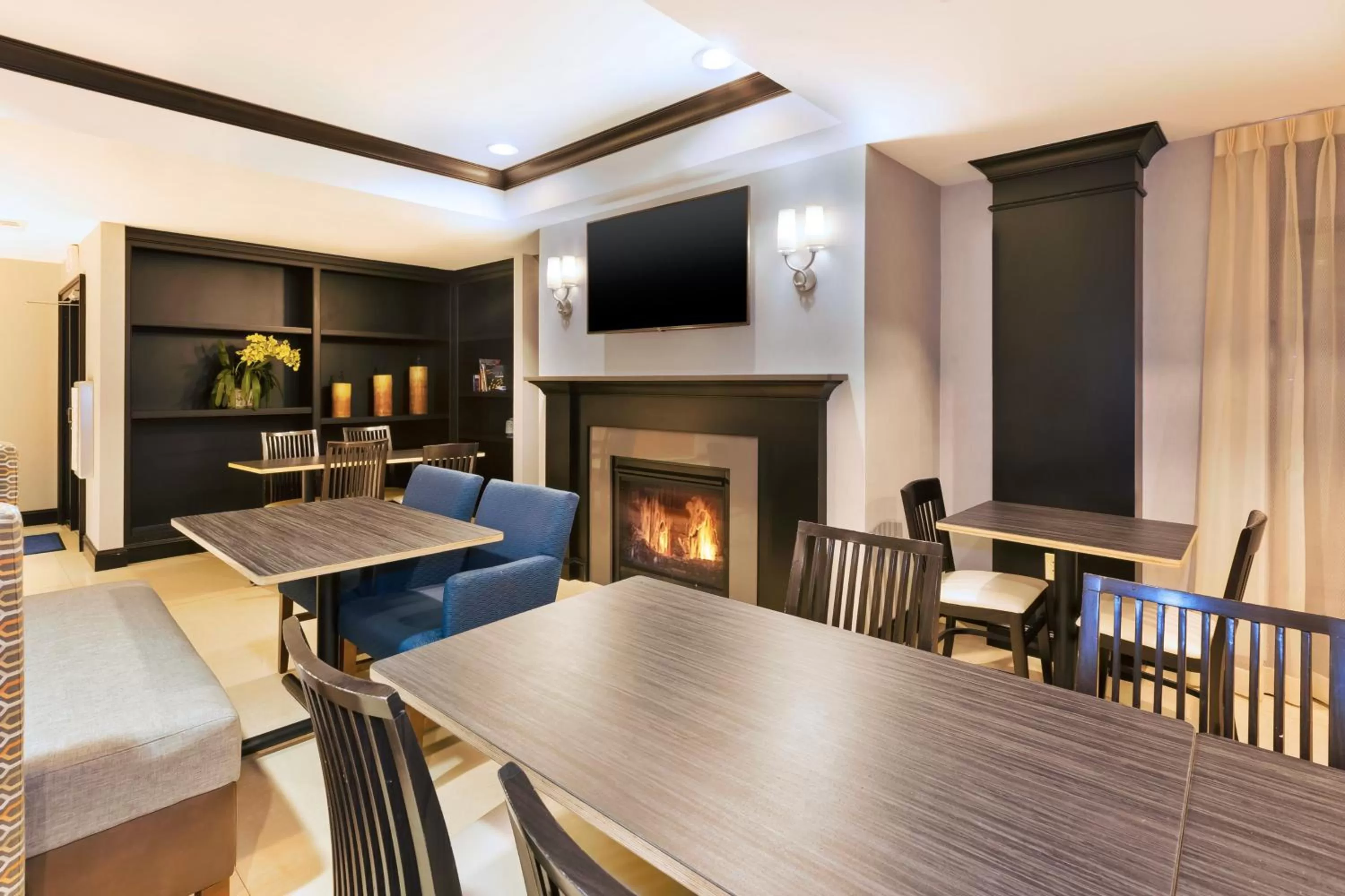 Breakfast in Holiday Inn Express Hotel & Suites Warminster-Horsham by IHG