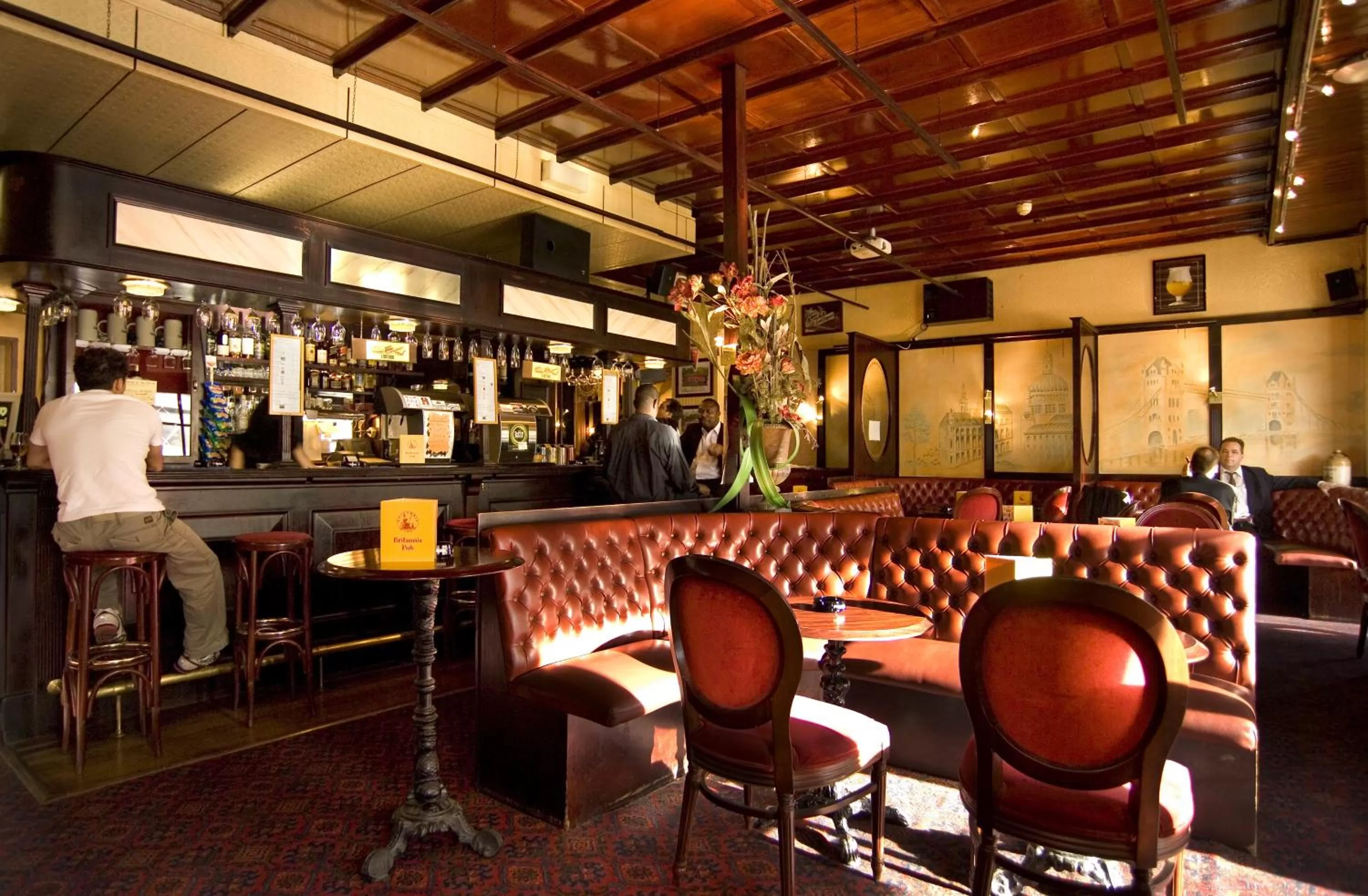 Restaurant/places to eat in Hôtel Astoria