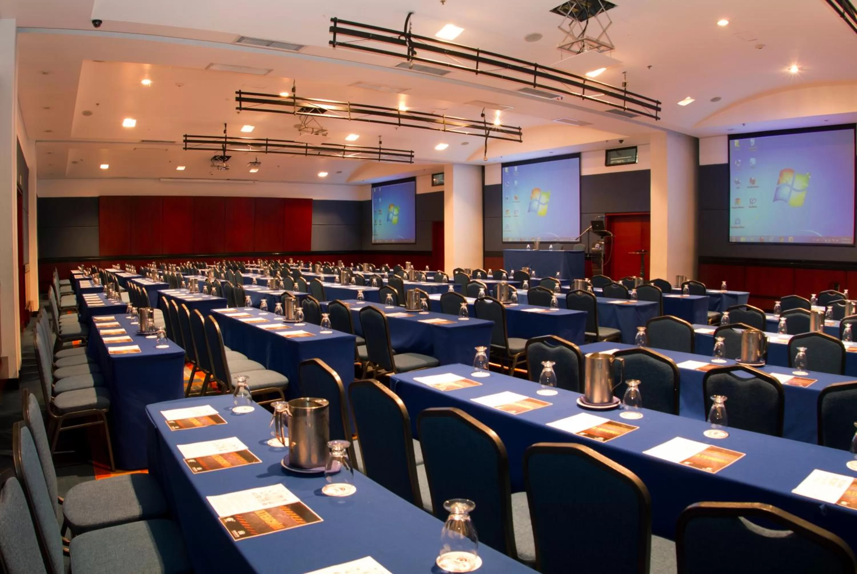 Business facilities in Cosmos 100 Hotel & Centro de Convenciones - Hoteles Cosmos