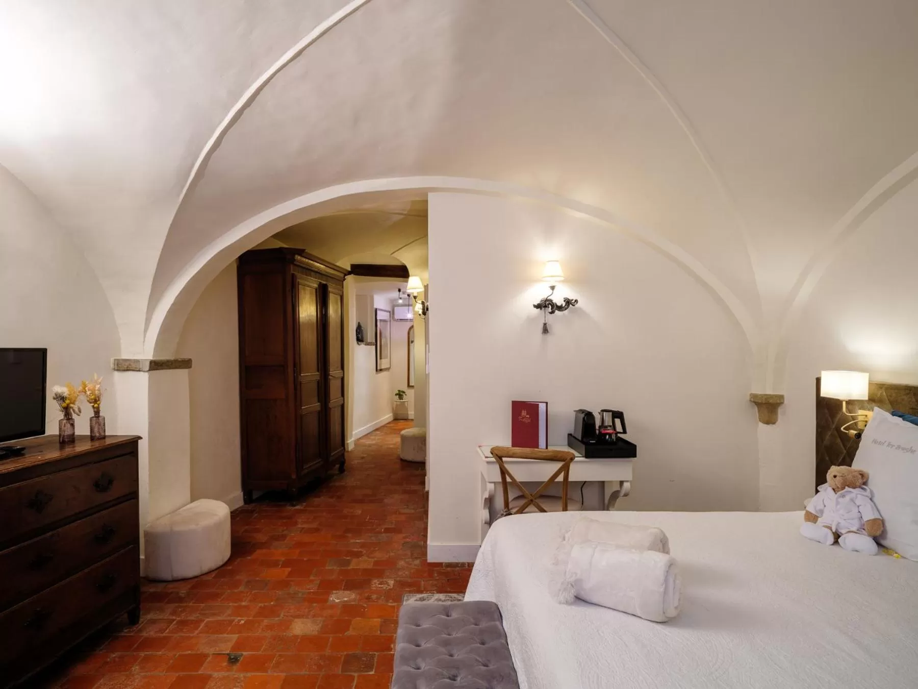 Bed in Canal View Hotel Ter Brughe by CW Hotel Collection