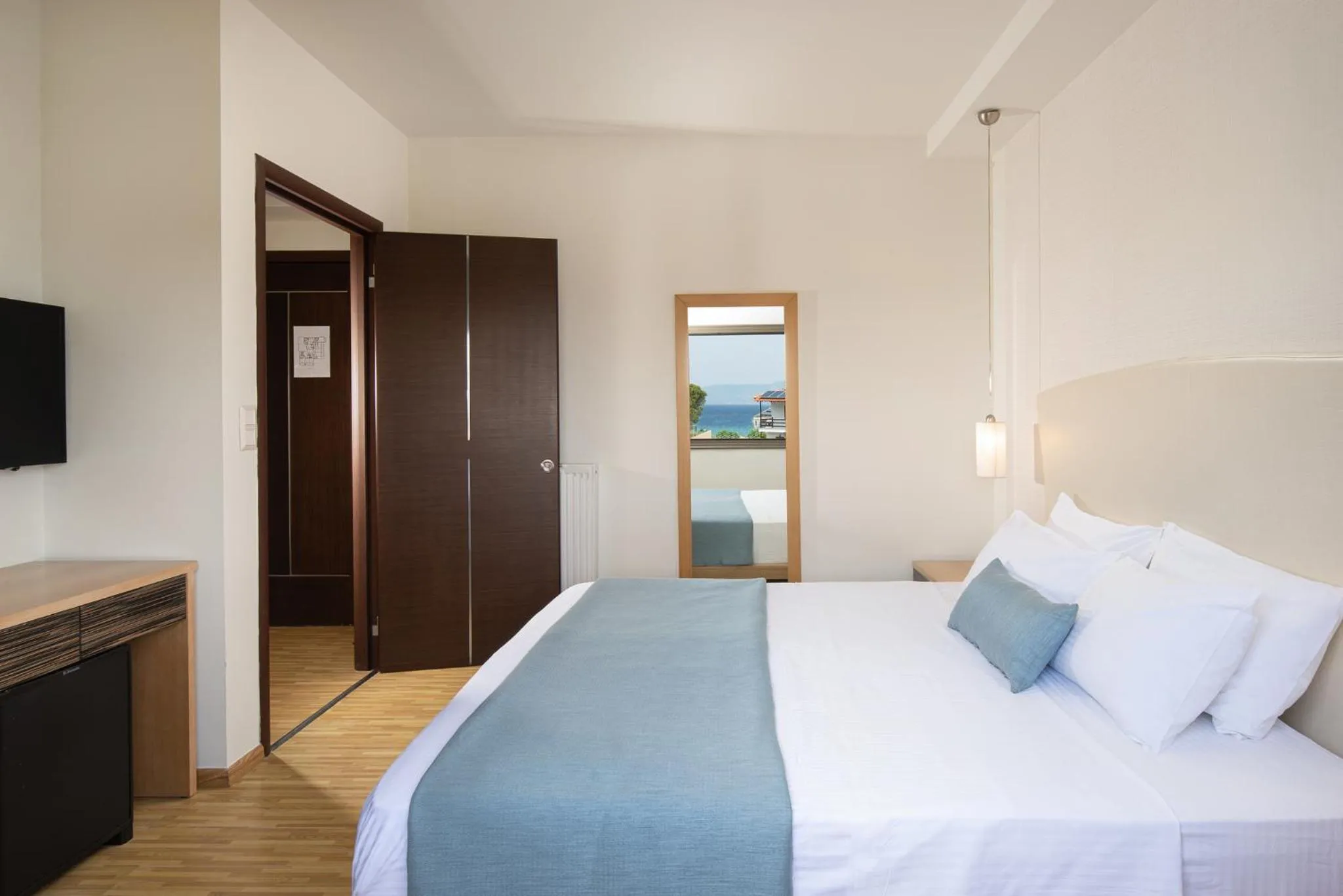 Bed in Flegra Palace