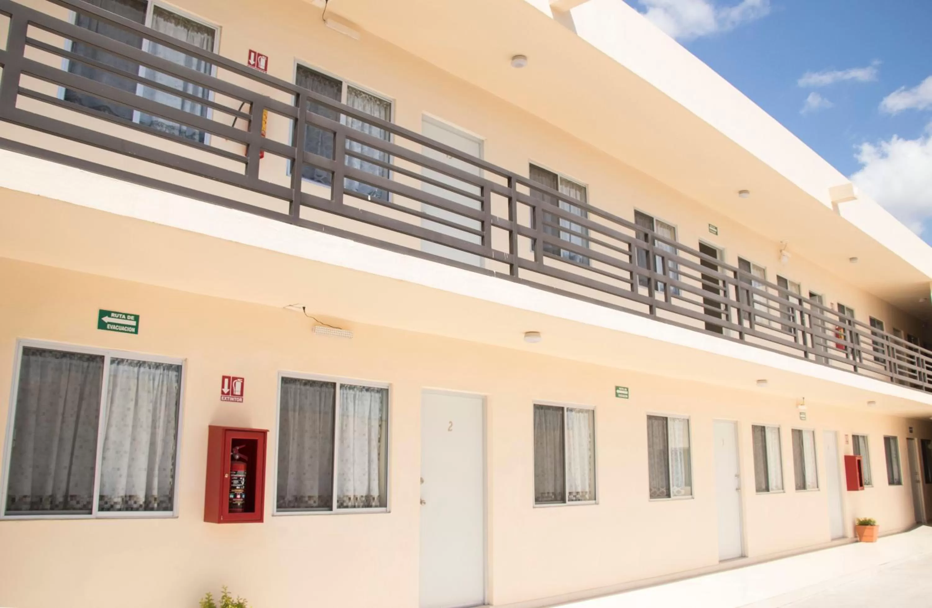 Property building in Hotel Nápoles