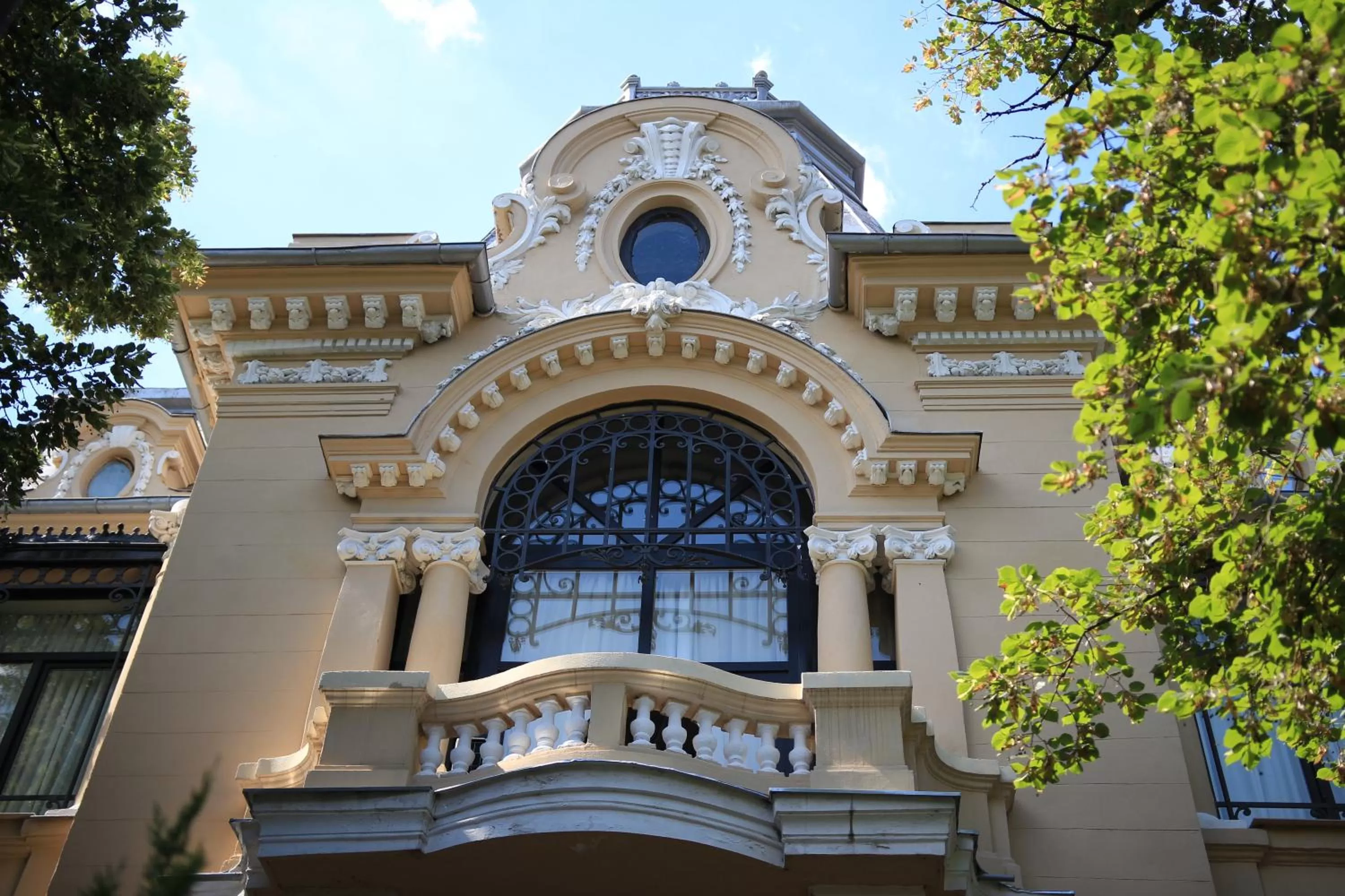 Facade/entrance in Grand Boutique Hotel