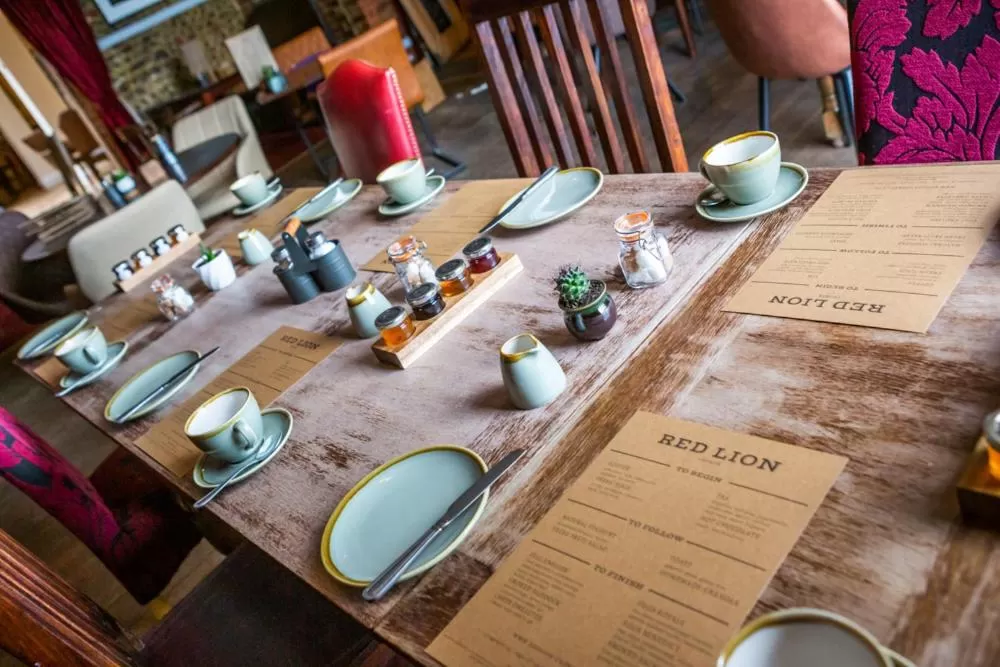 Restaurant/places to eat in The Red Lion Hotel