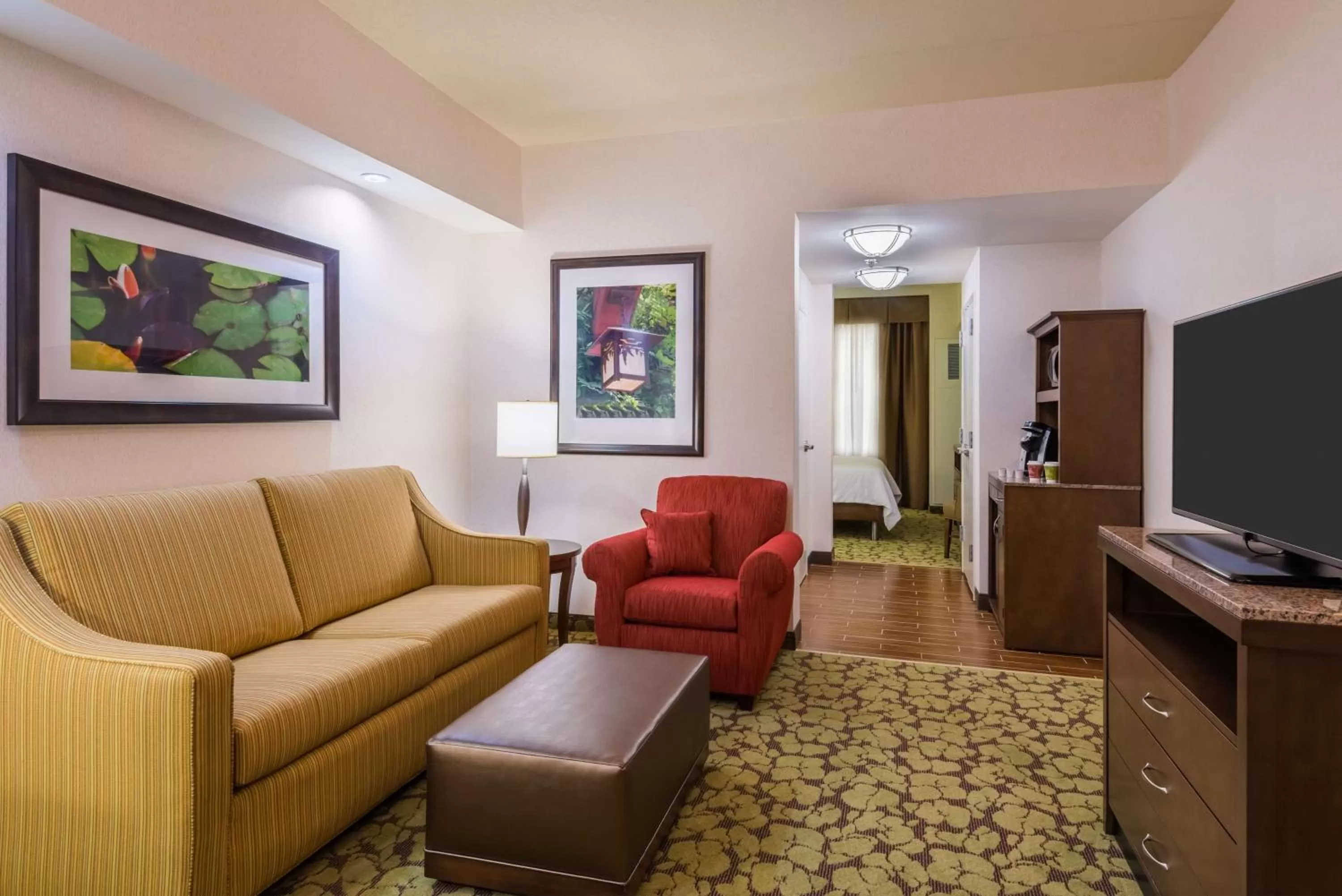 One-Bedroom King Suite in Hilton Garden Inn Wayne