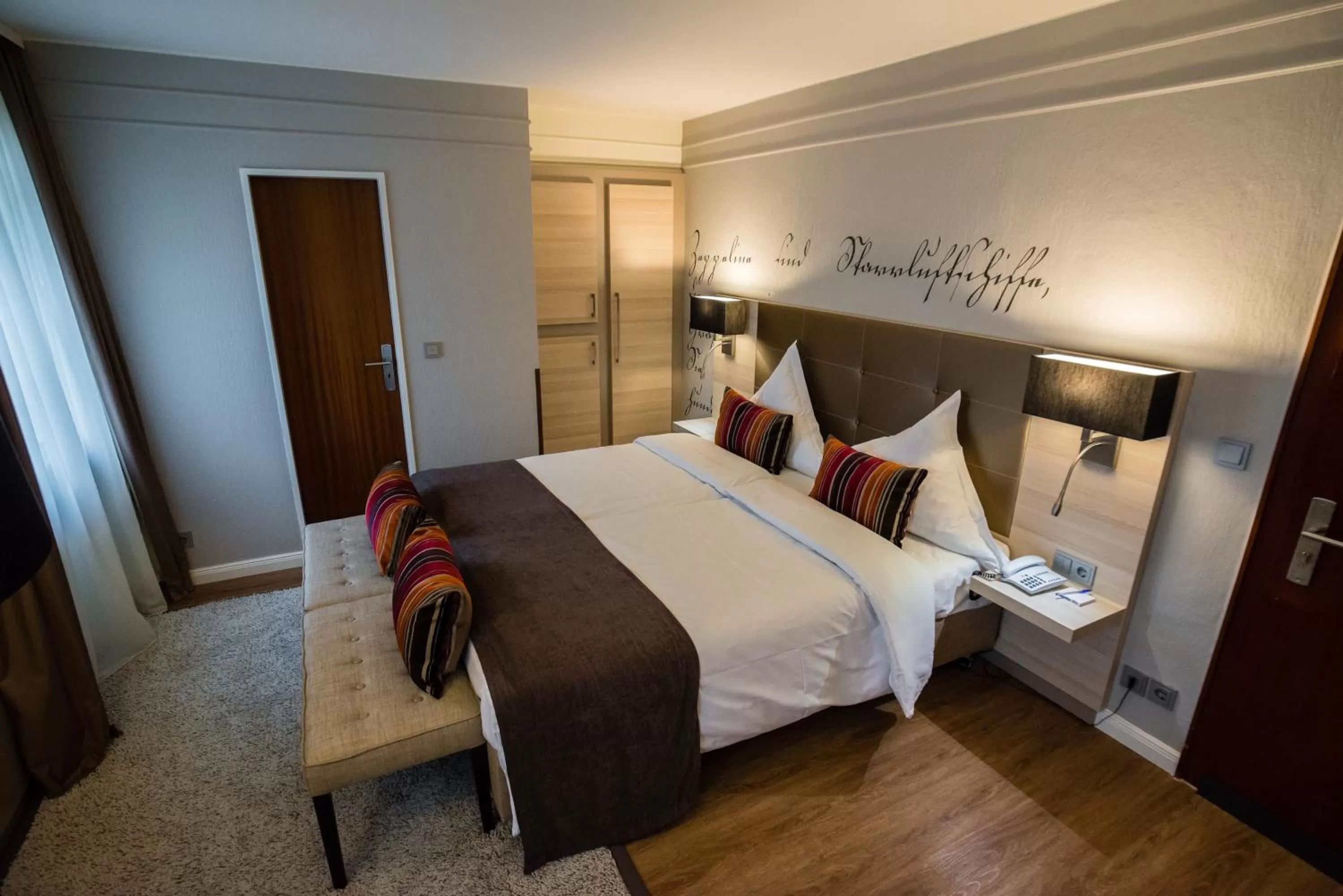 Bed in Hotel Zum Zeppelin Hamburg