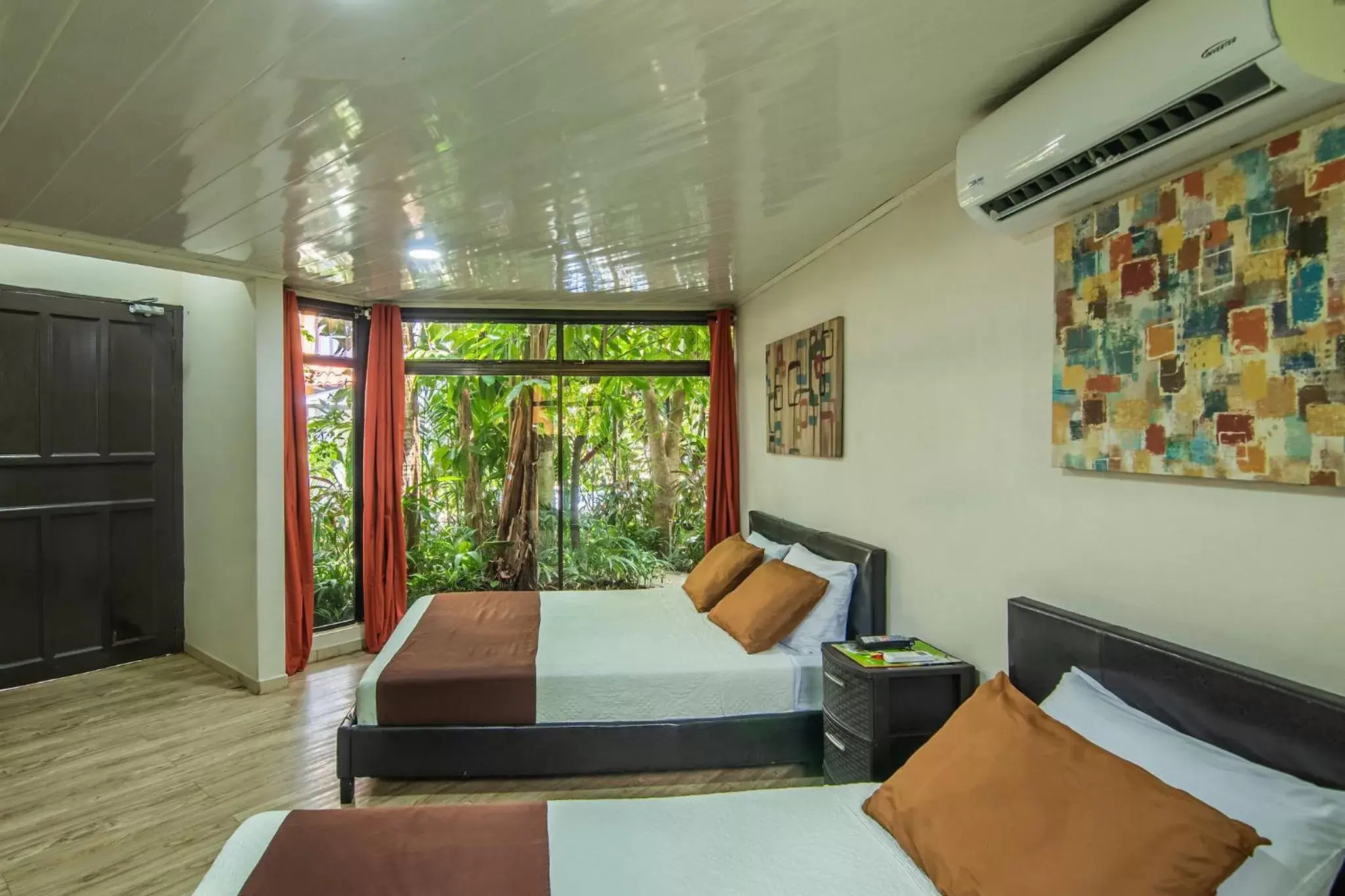 Double Room with extra bed - pet friendly in Jaco Lodge Quiet Place Double Room with extra bed - pet friendly in Jaco Lodge Quiet Place