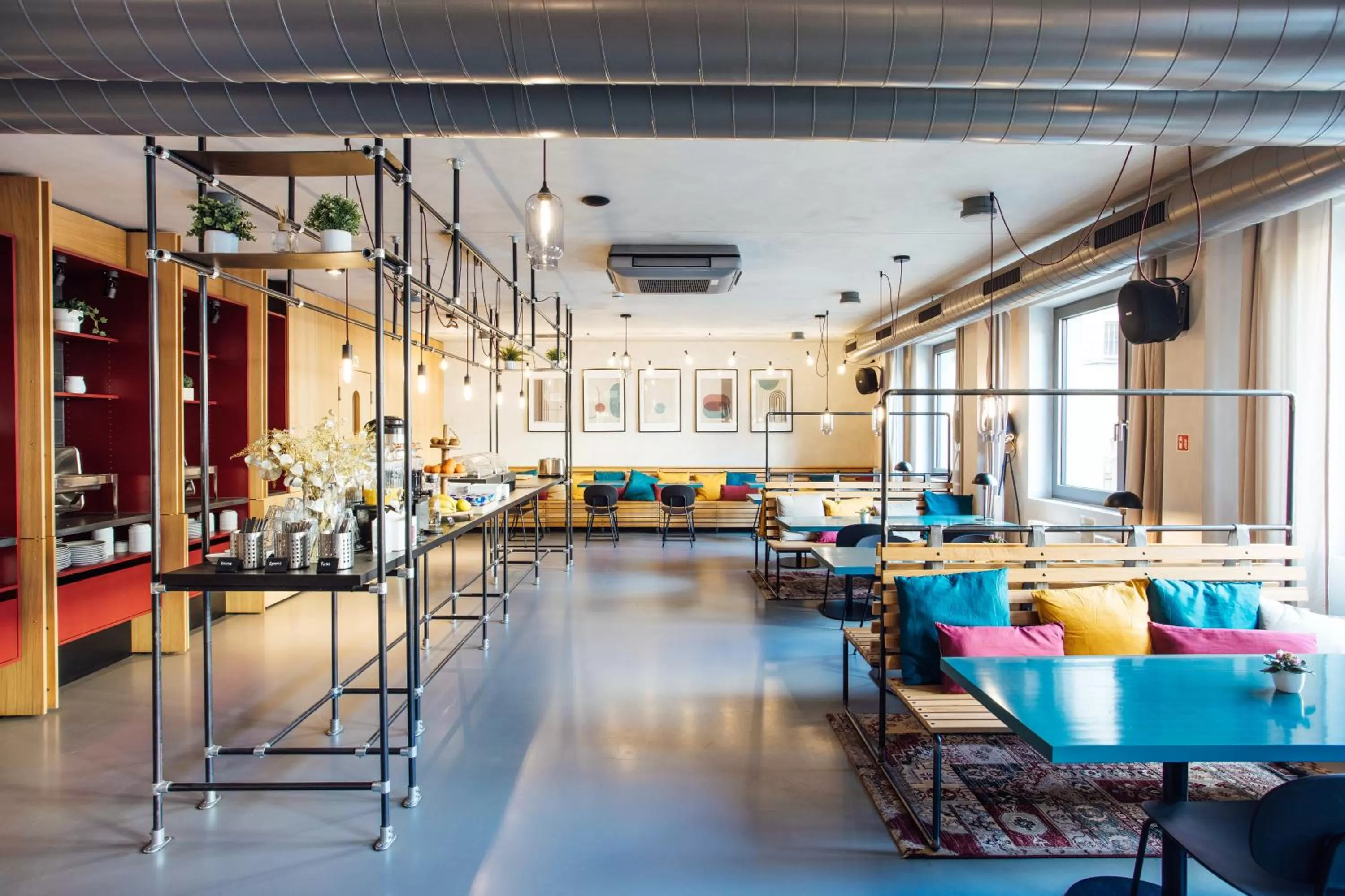 Communal lounge/ TV room in Miss Sophie's Downtown