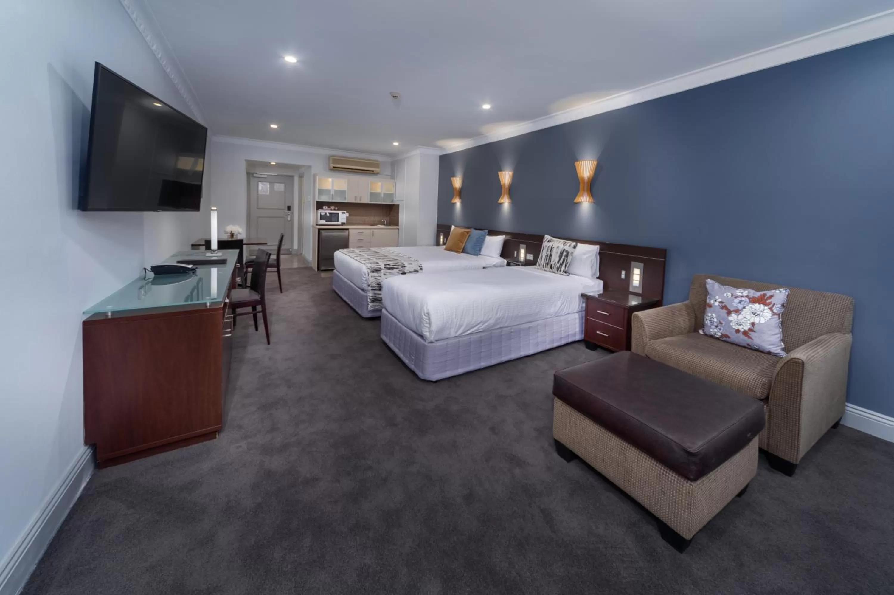 Bed in Hyde Park Inn