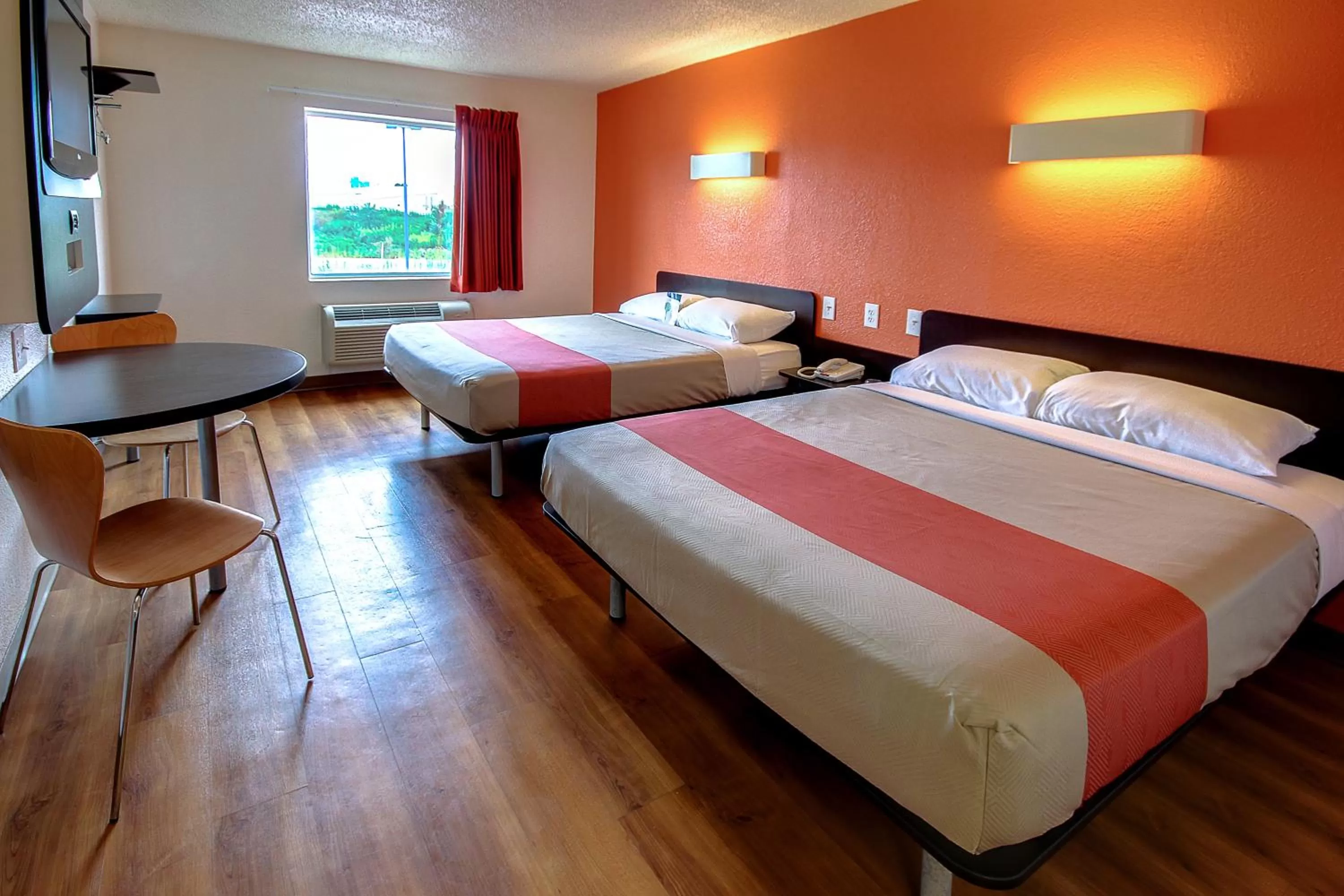 Bedroom, Bed in Motel 6 King Of Prussia PA