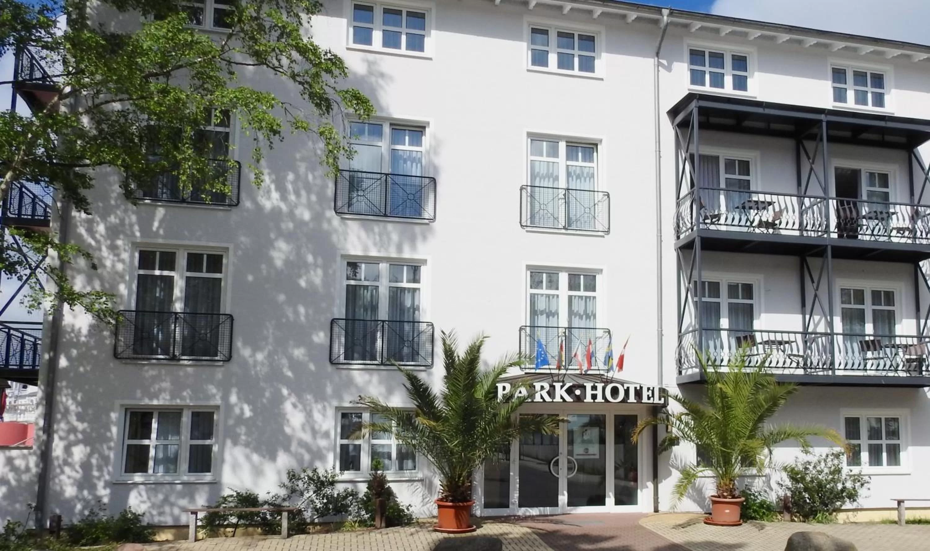 Facade/entrance in Park Hotel Sellin