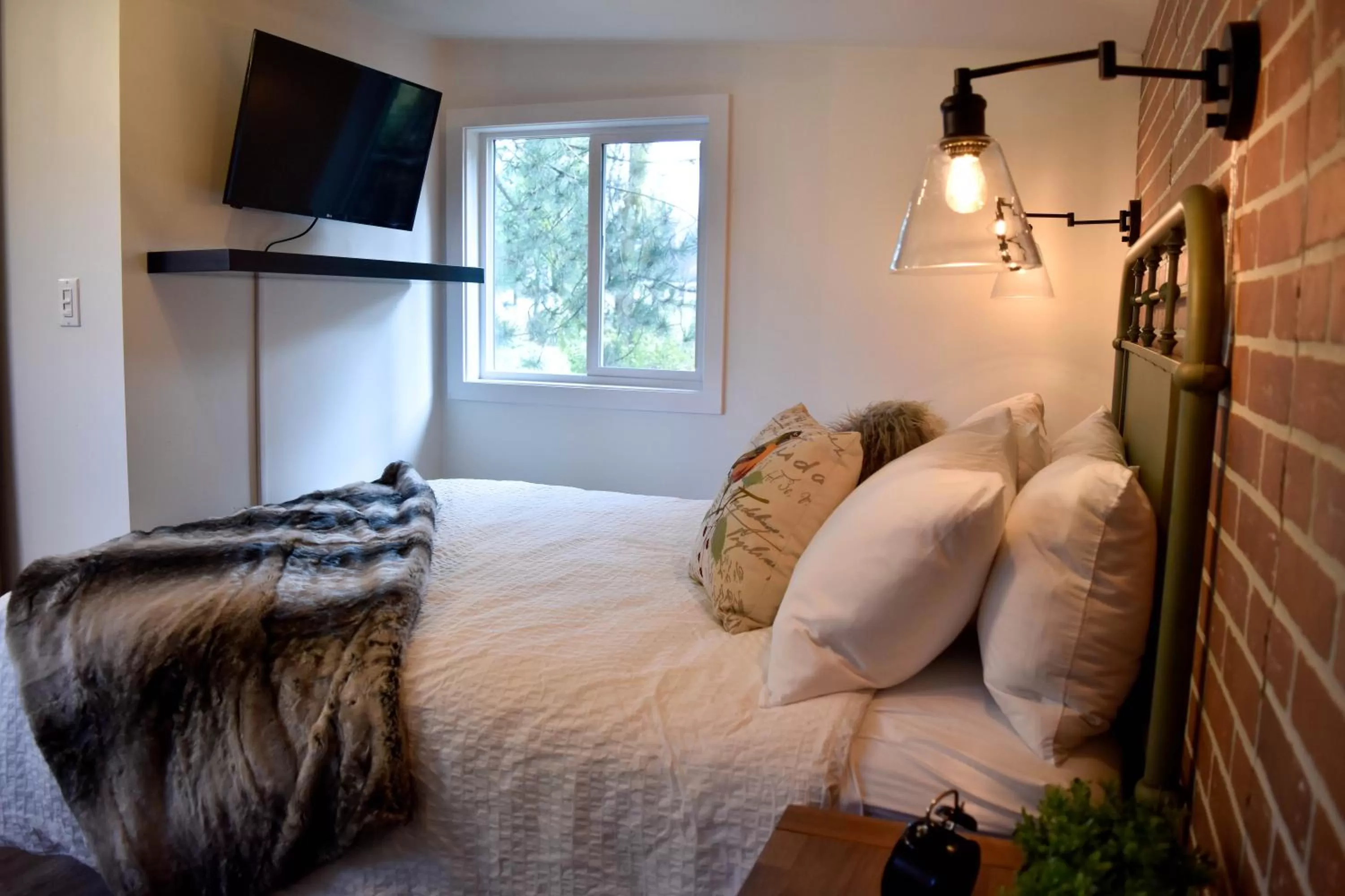 Bed in Bramblebank Cottages