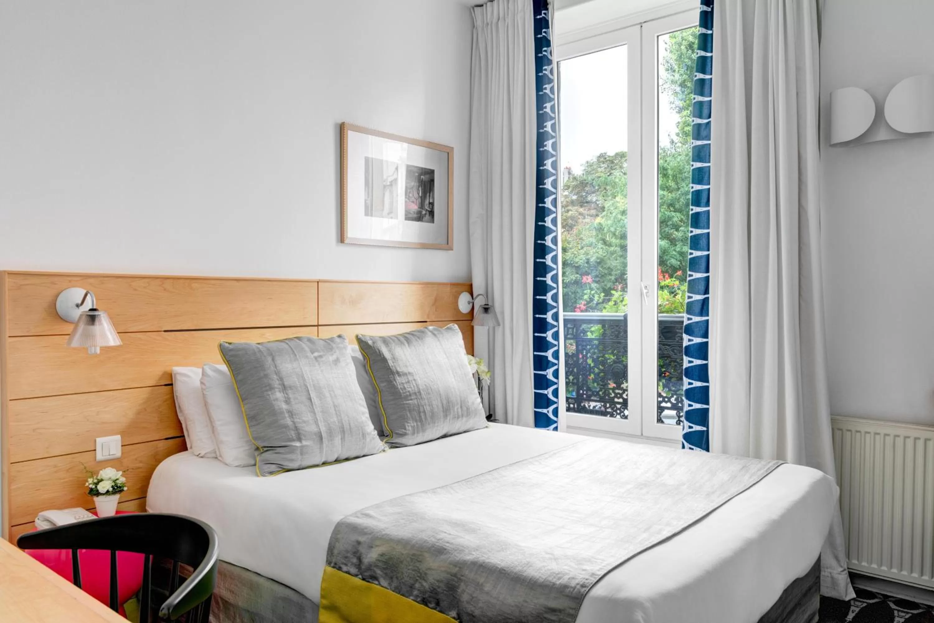 Bedroom, Bed in Hotel Lorette - Astotel