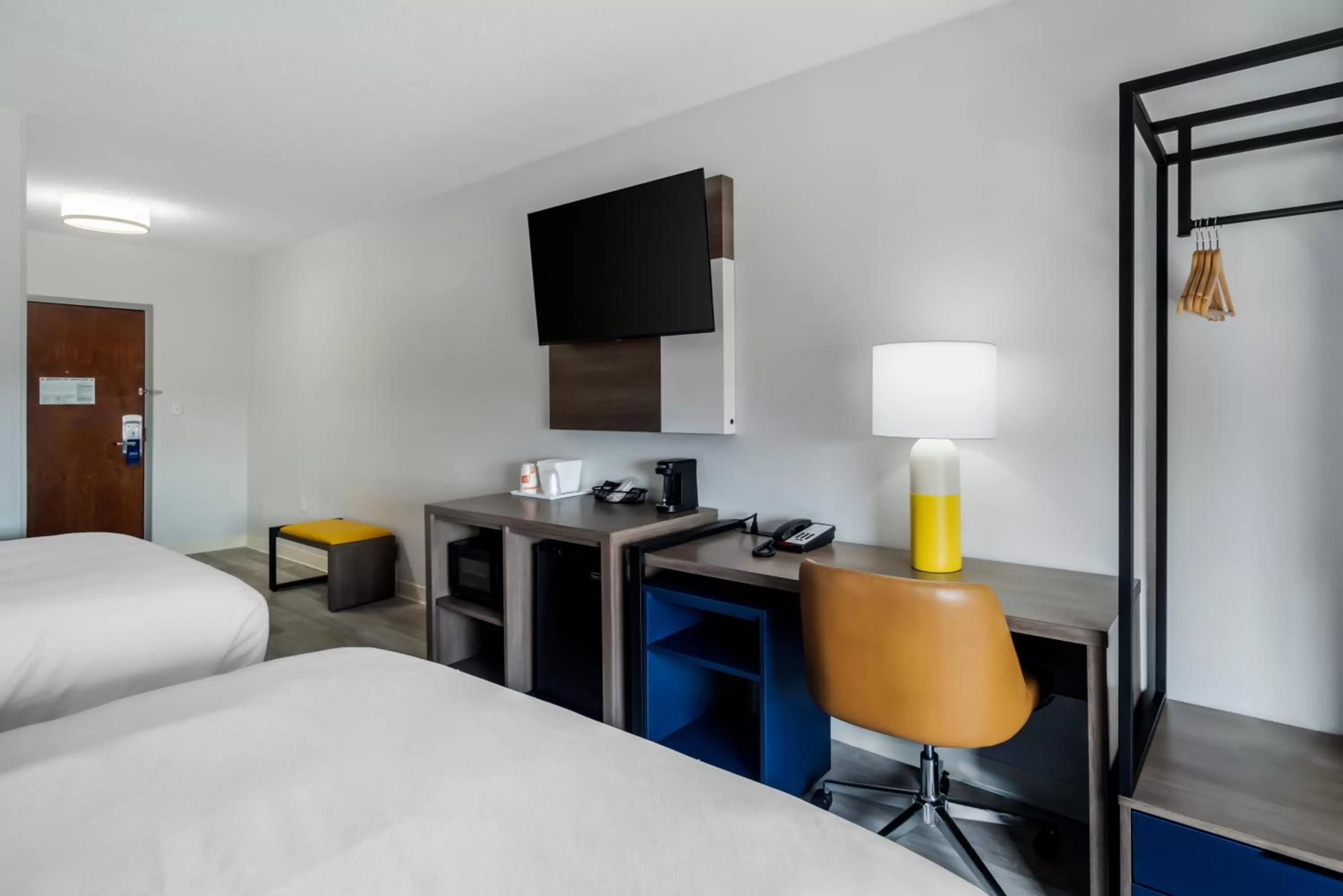 TV and multimedia, Bed in Comfort Inn & Suites Lexington South