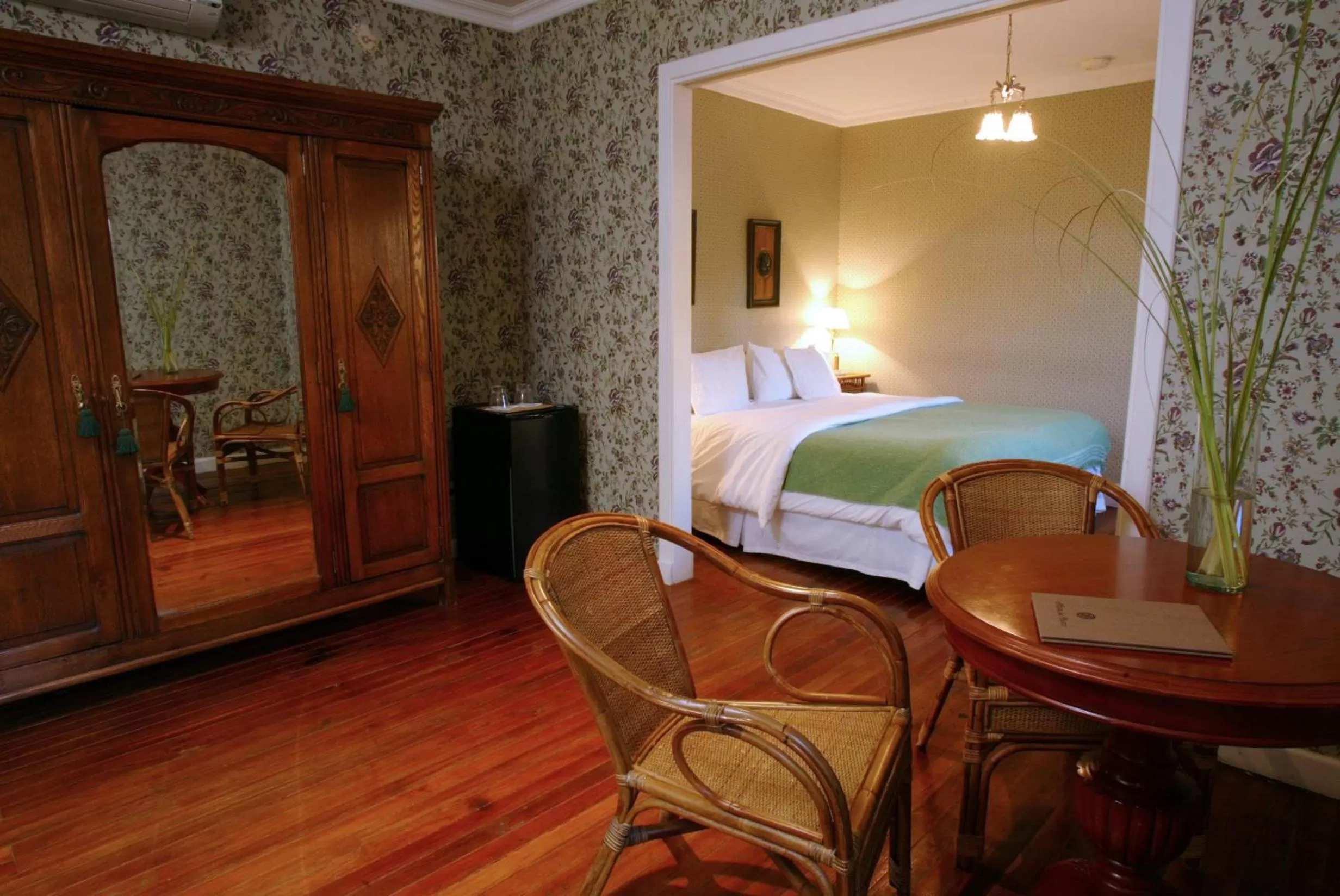 Photo of the whole room, Bed in Hotel del Casco