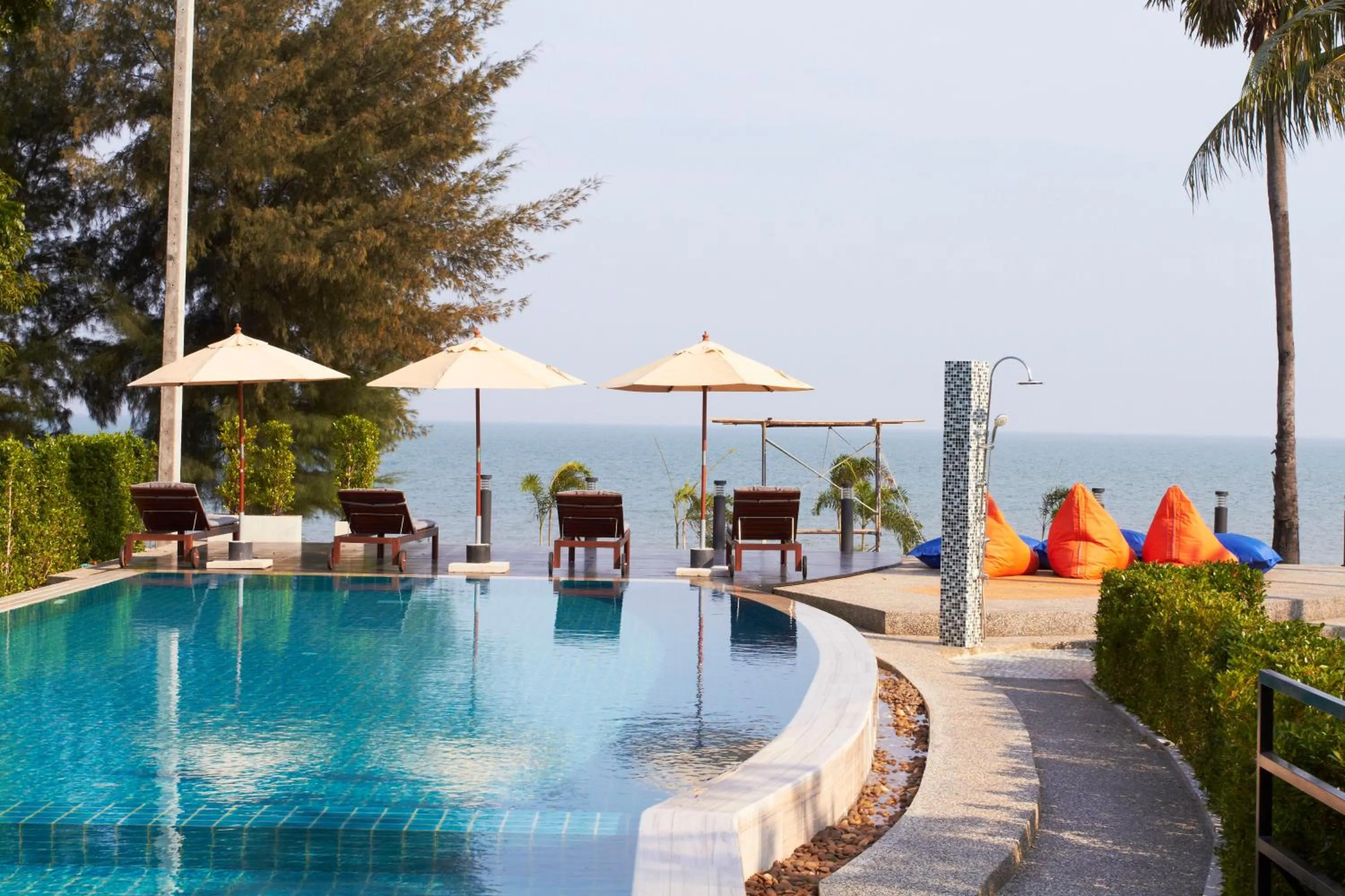 Swimming pool in L'air Du Pran