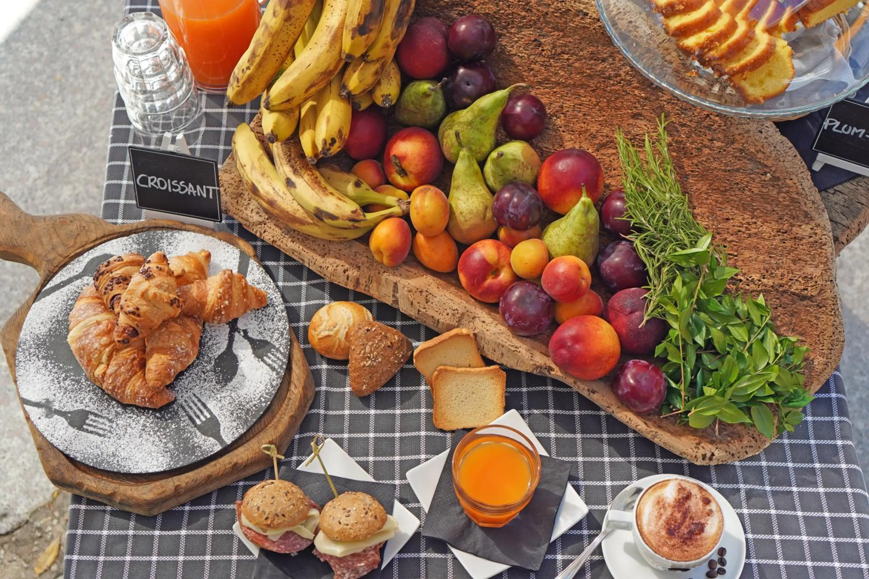 Food and drinks in Residence Hotel Lu Nibareddu