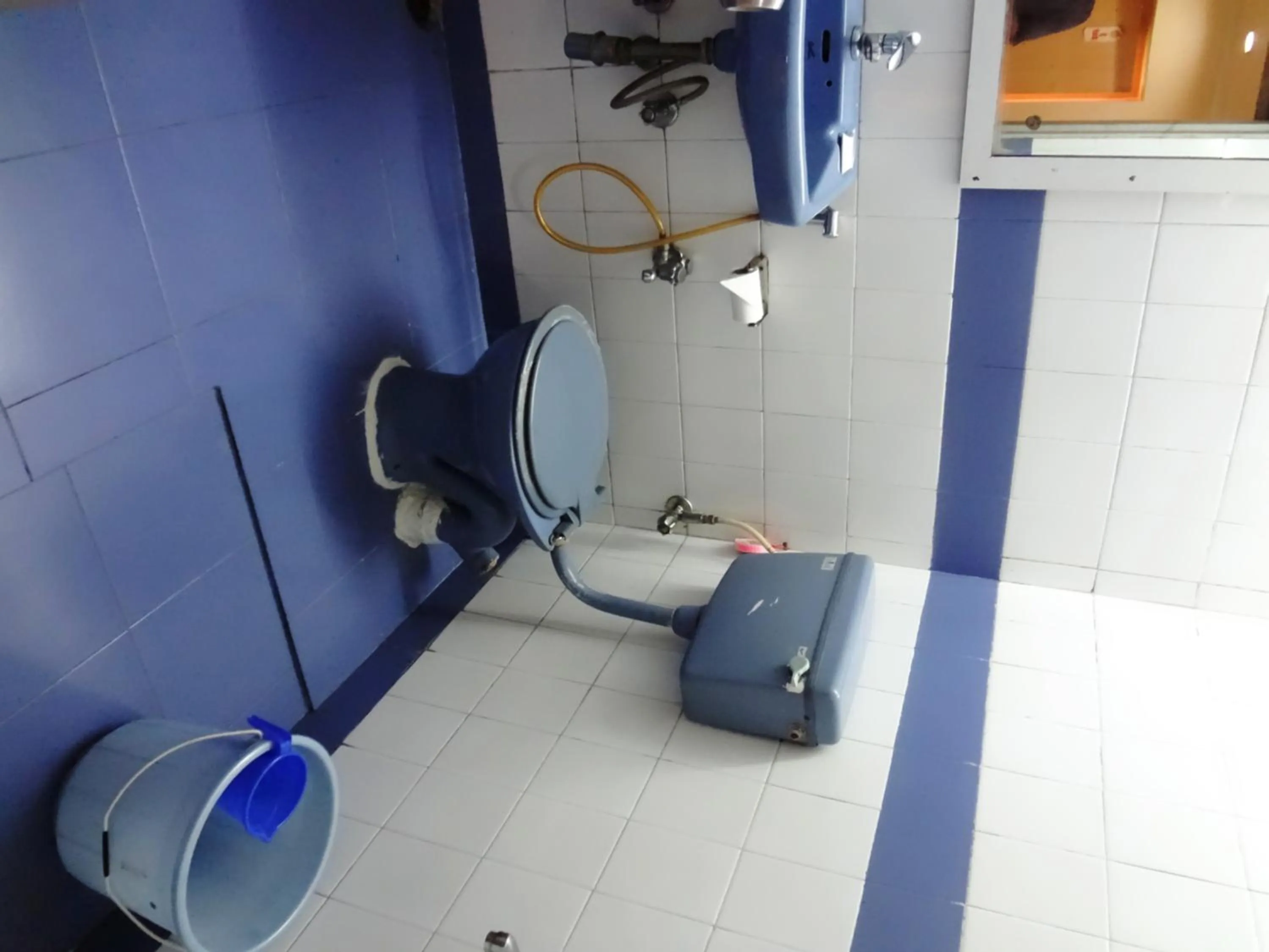 Toilet in Hotel New Bengal