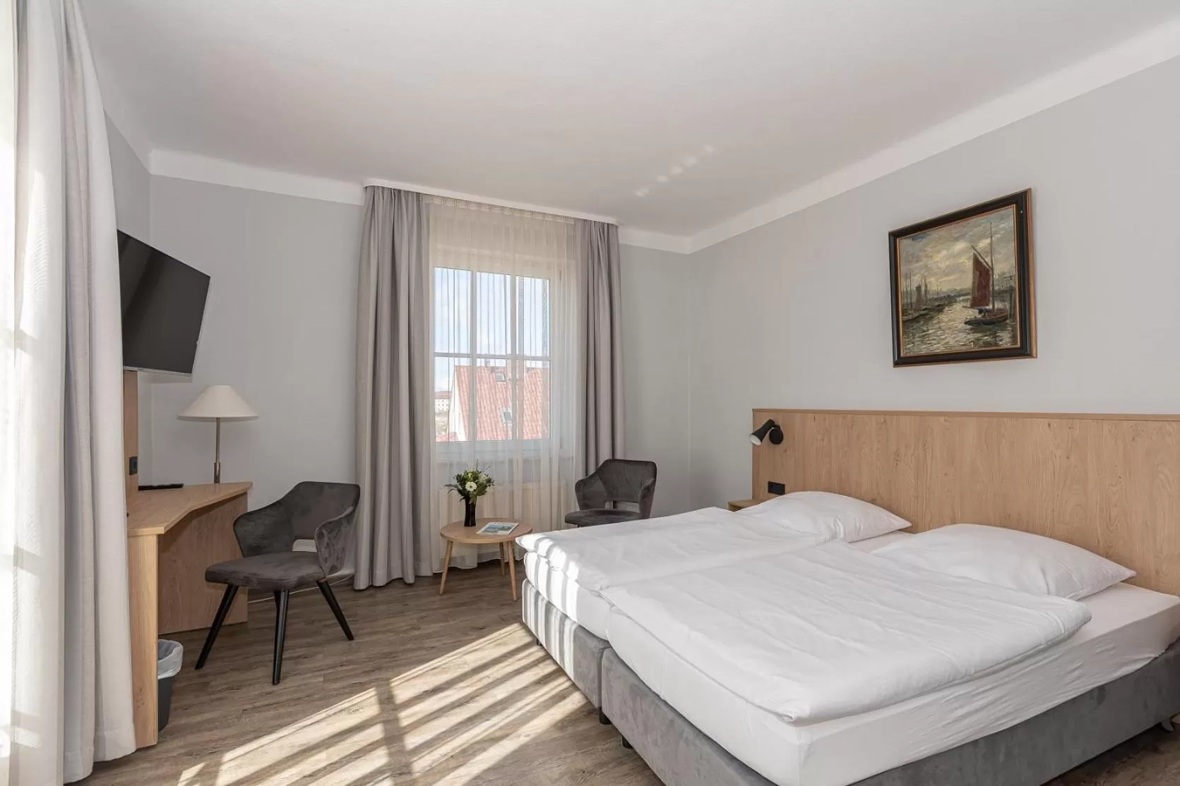 Photo of the whole room, Bed in Kurhotel Sassnitz