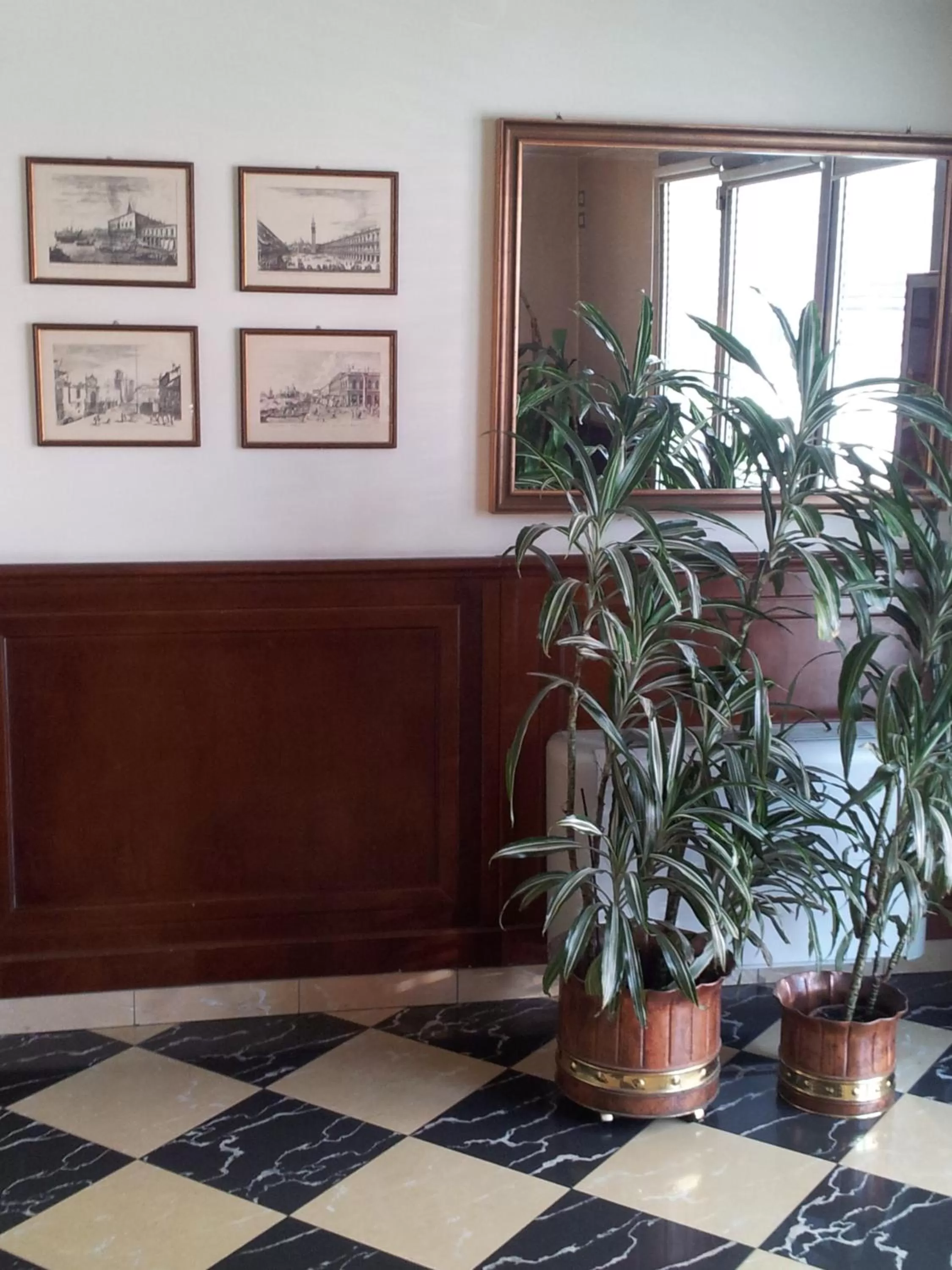 Decorative detail in Hotel Regit