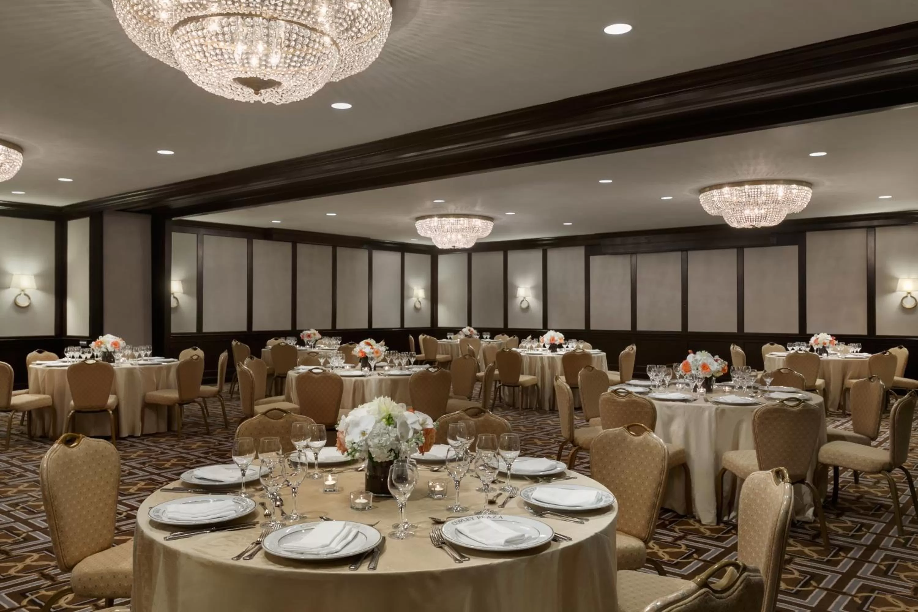 Restaurant/places to eat in Fairmont Copley Plaza