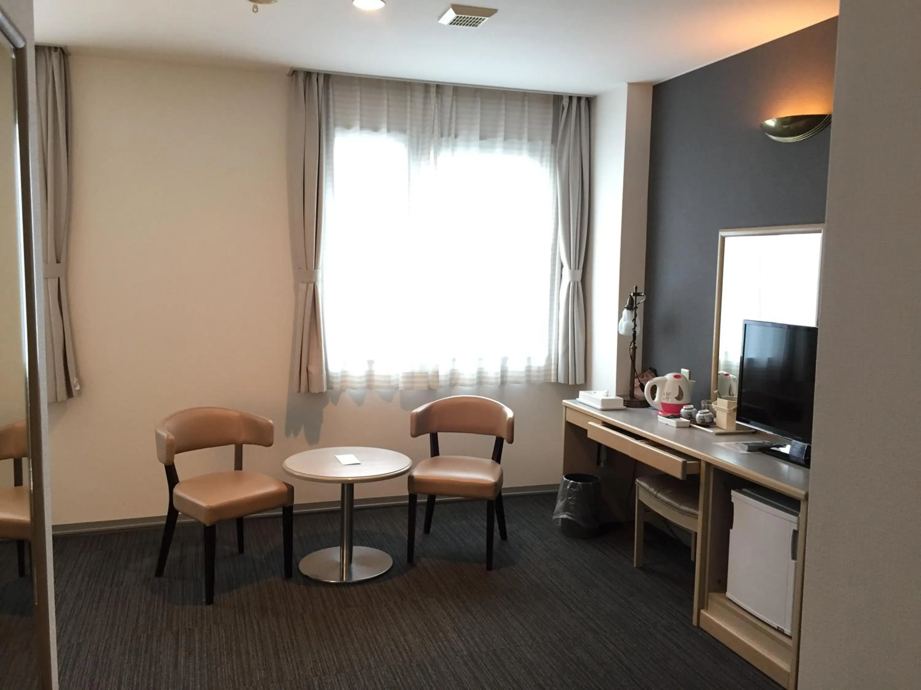 Seating area in Chisun Hotel Kamata