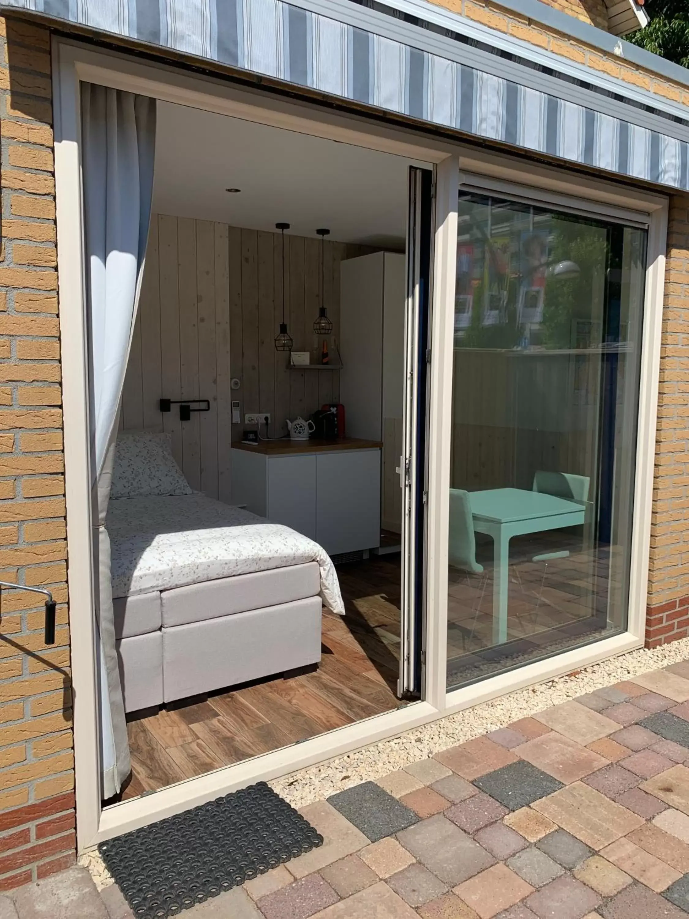 King Room with Garden View in B&B Diemerplein King Room with Garden View in B&B Diemerplein