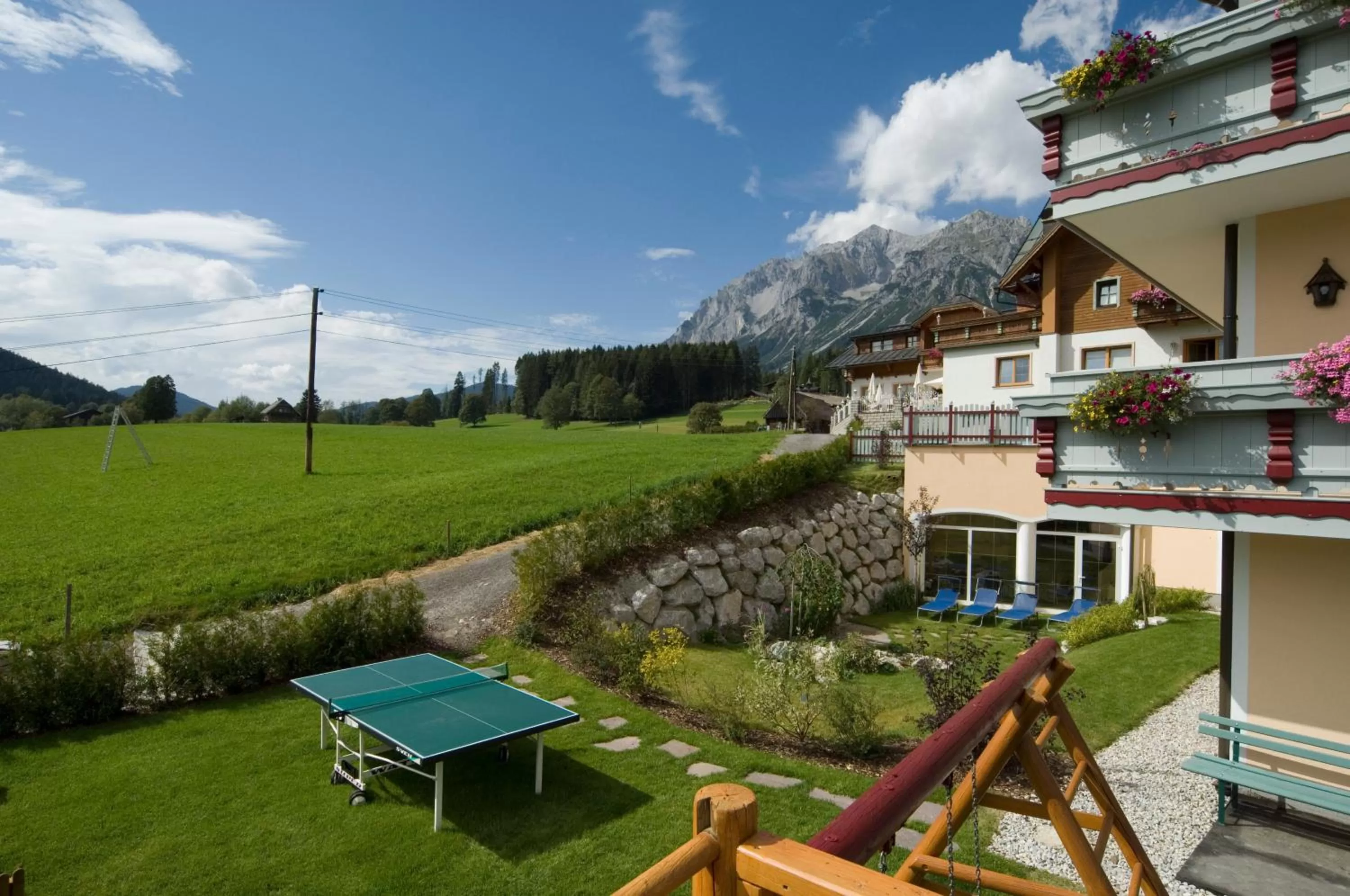 Facade/entrance in Hotel Neuwirt