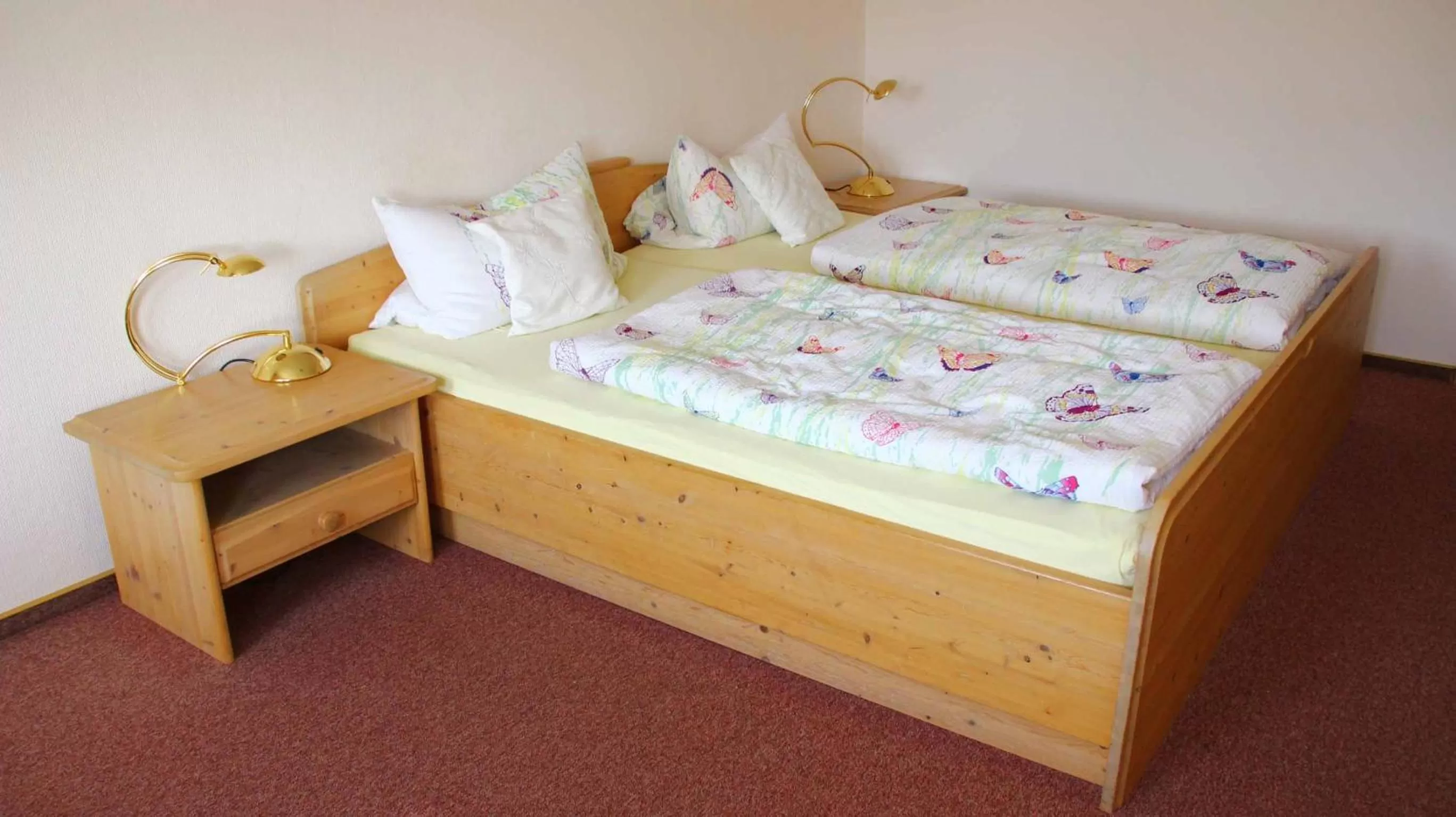 Bed in Hotel Gasthof Zum weissen Lamm