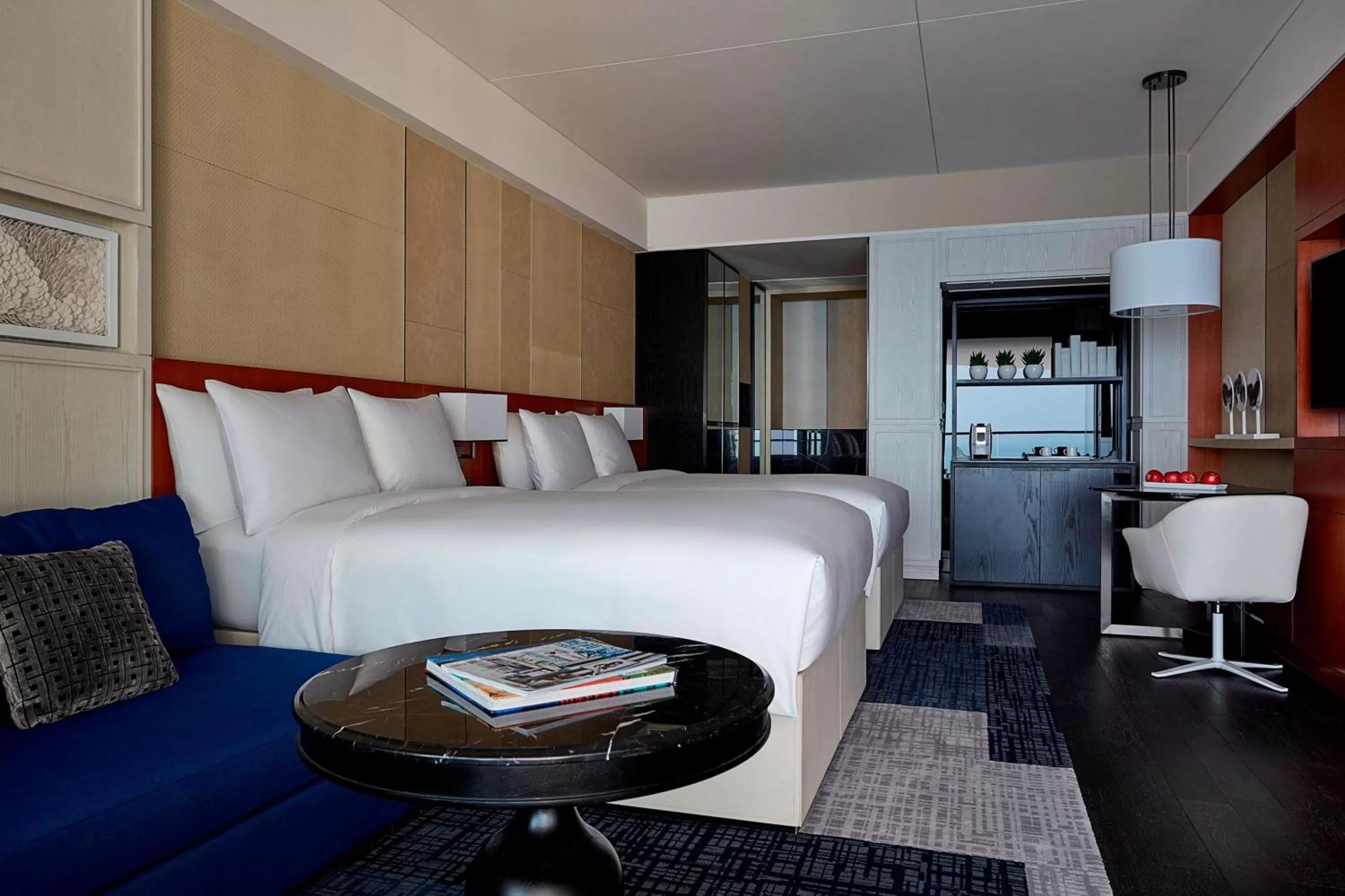 Photo of the whole room, Bed in The Shanhaitian Resort Sanya, Autograph Collection