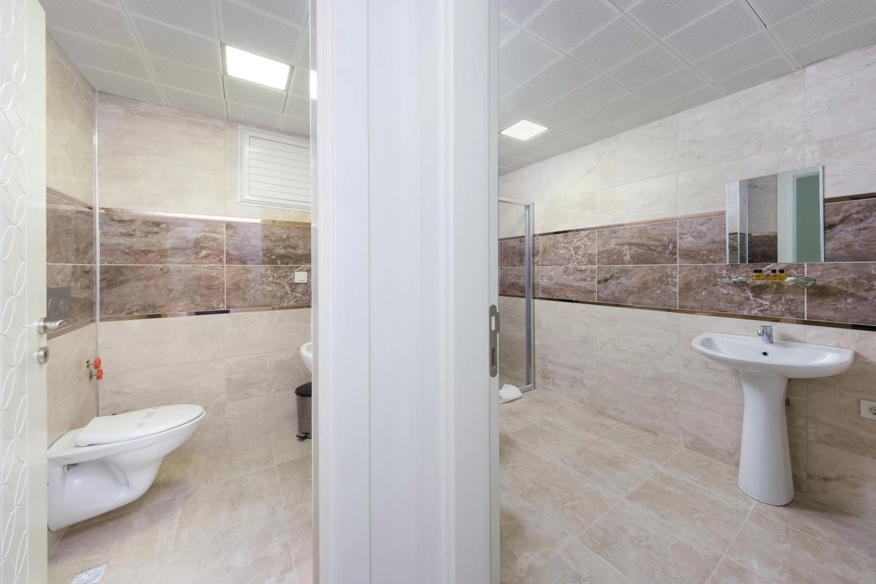 Toilet in Grand Gulluk Hotel City Center Antalya