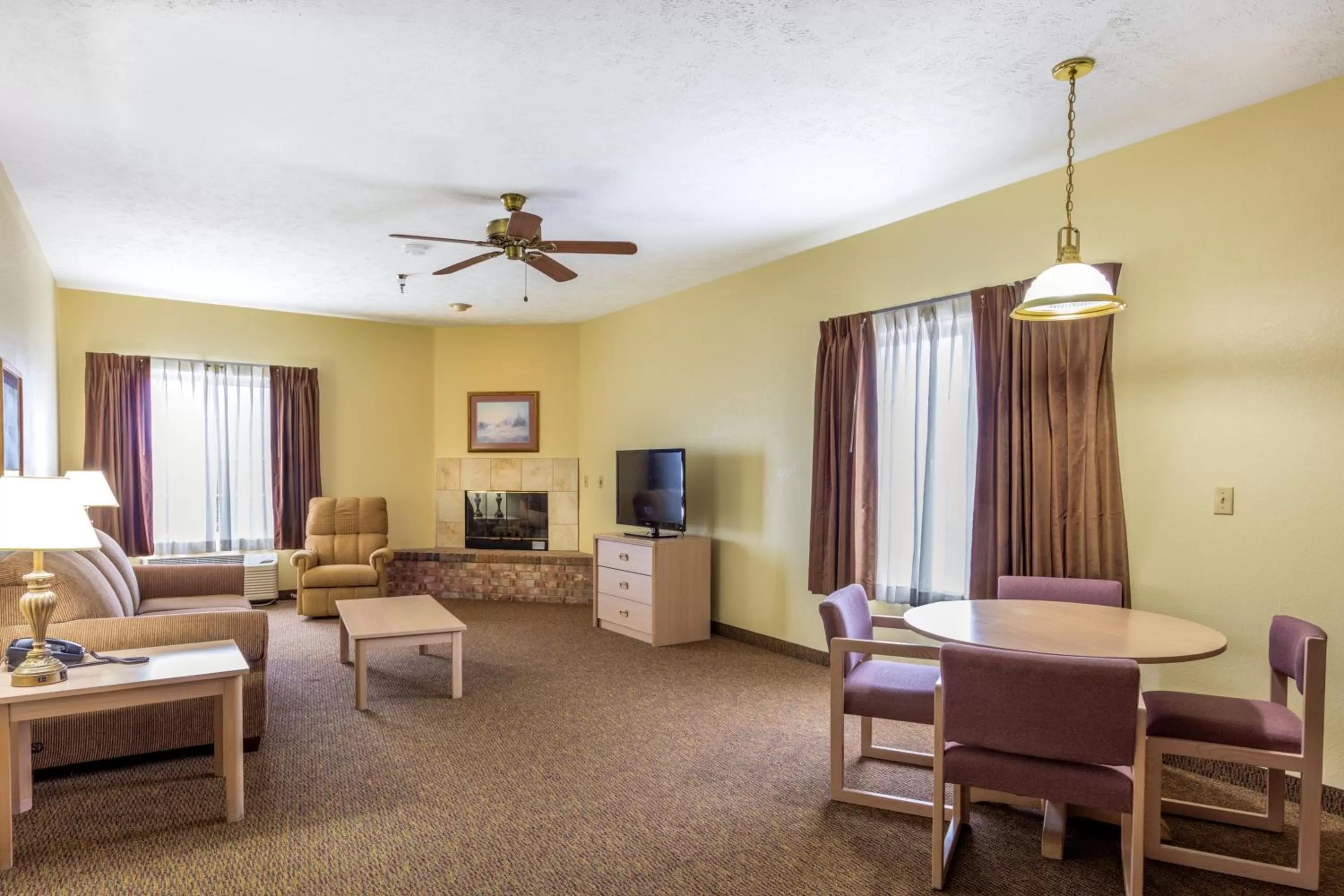 Day in Branson Towers Hotel