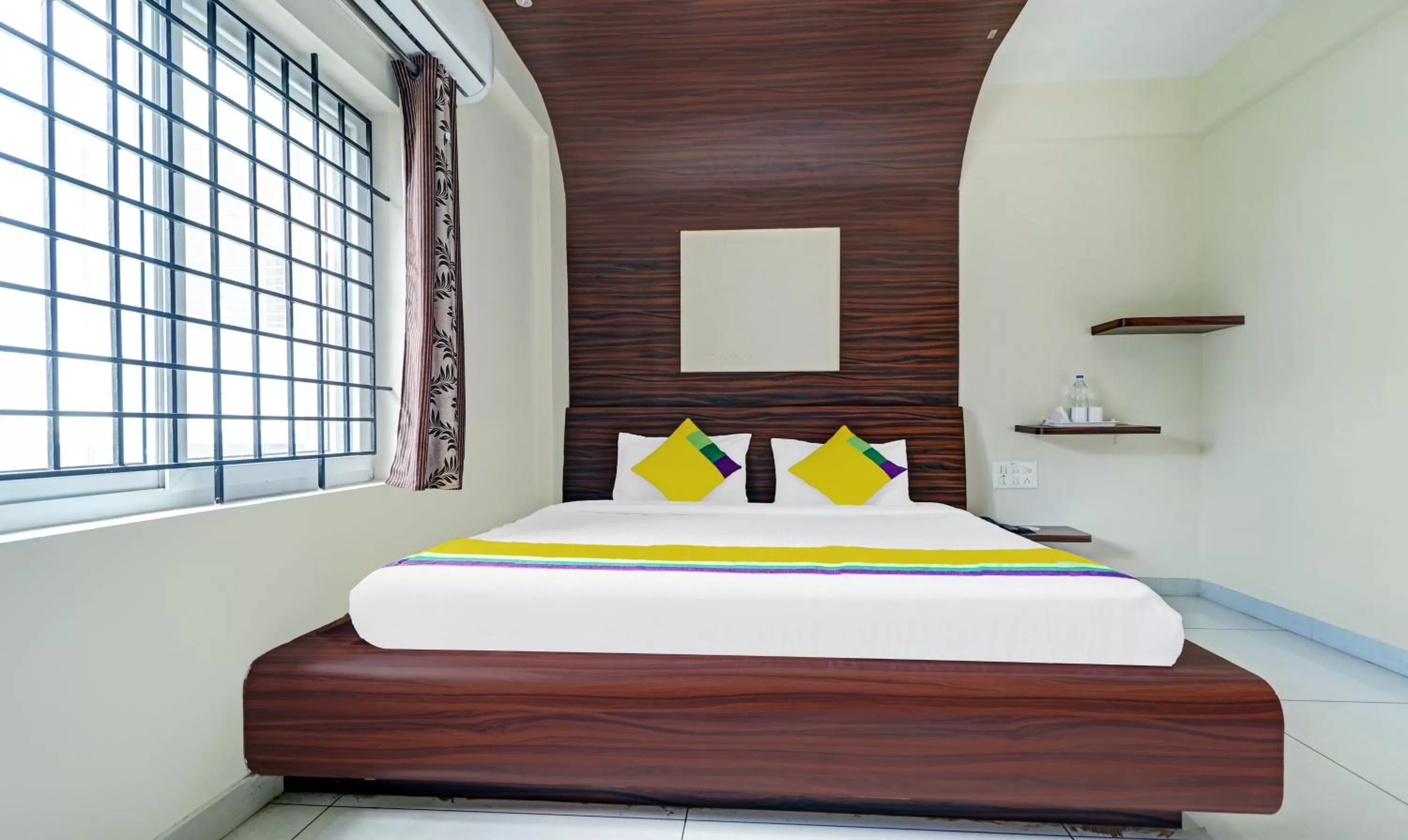 Bed in Itsy By Treebo - Colors Stay