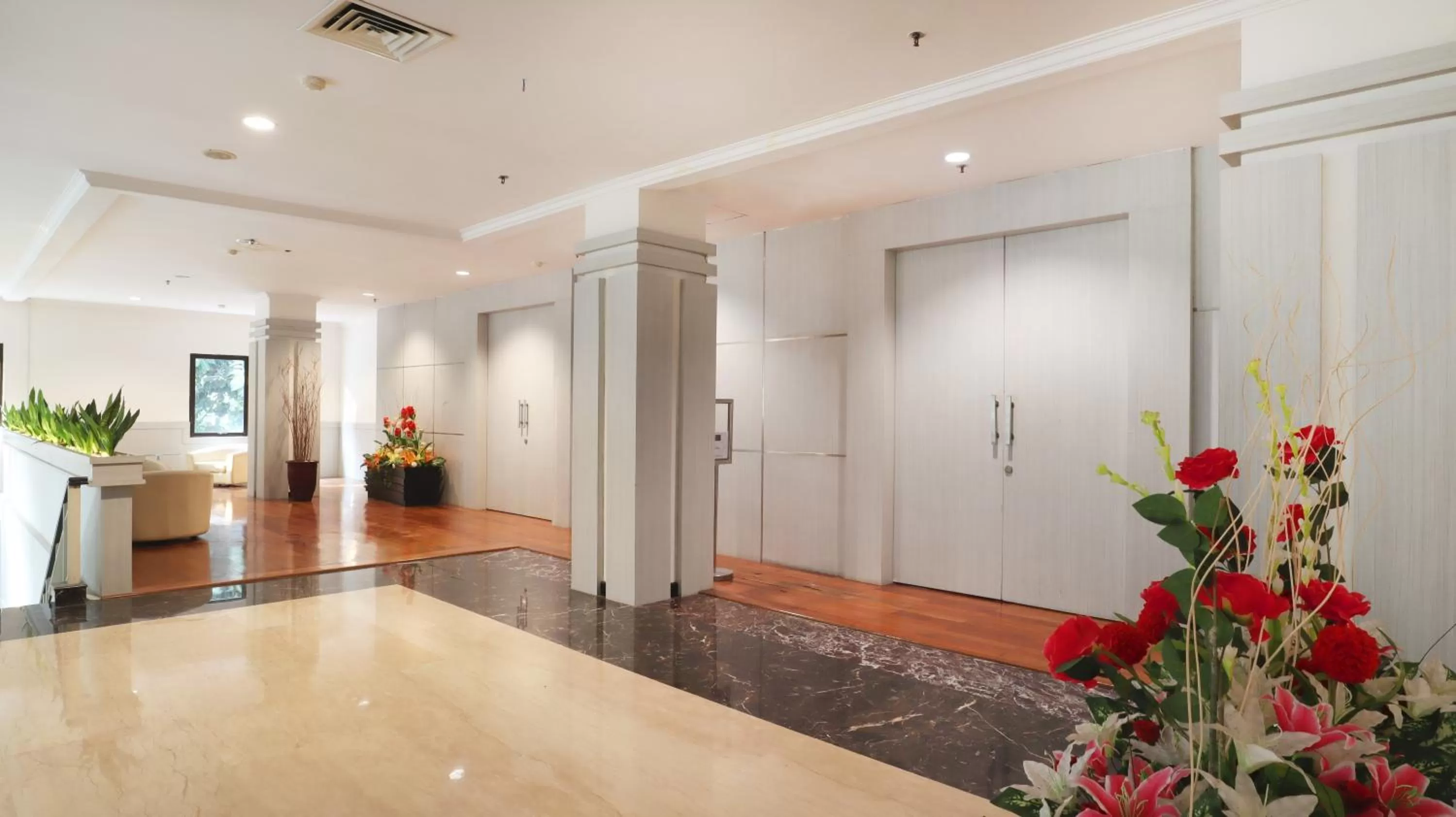 Lobby/Reception in Vue Palace, ARTOTEL Curated