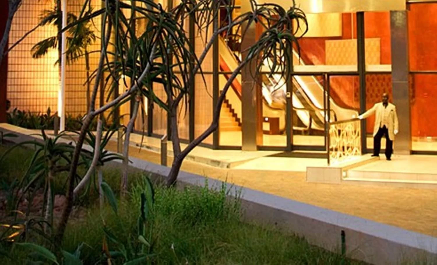 Facade/entrance in Southern Sun Pretoria