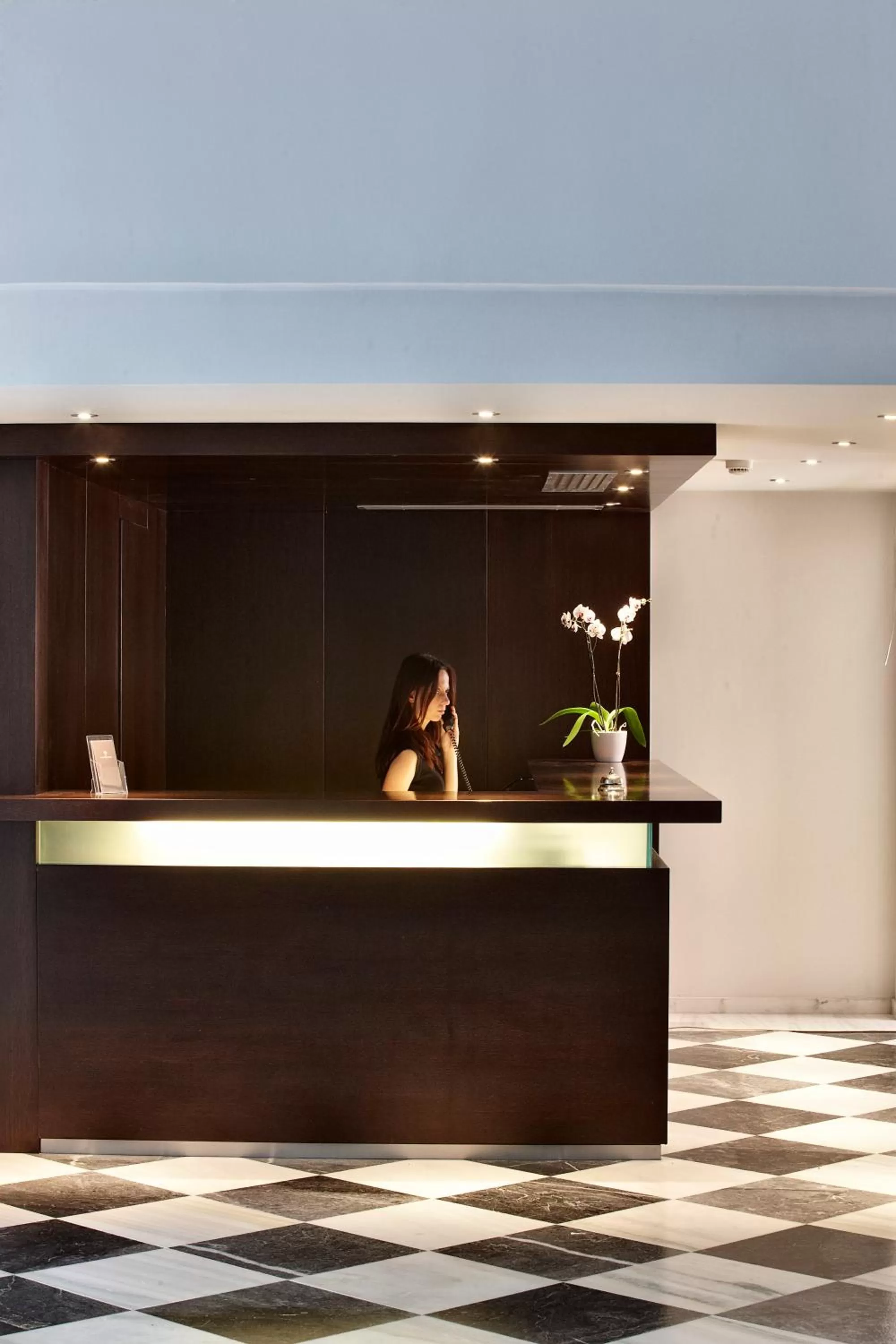 Communal lounge/ TV room in Acropolis Hill Hotel