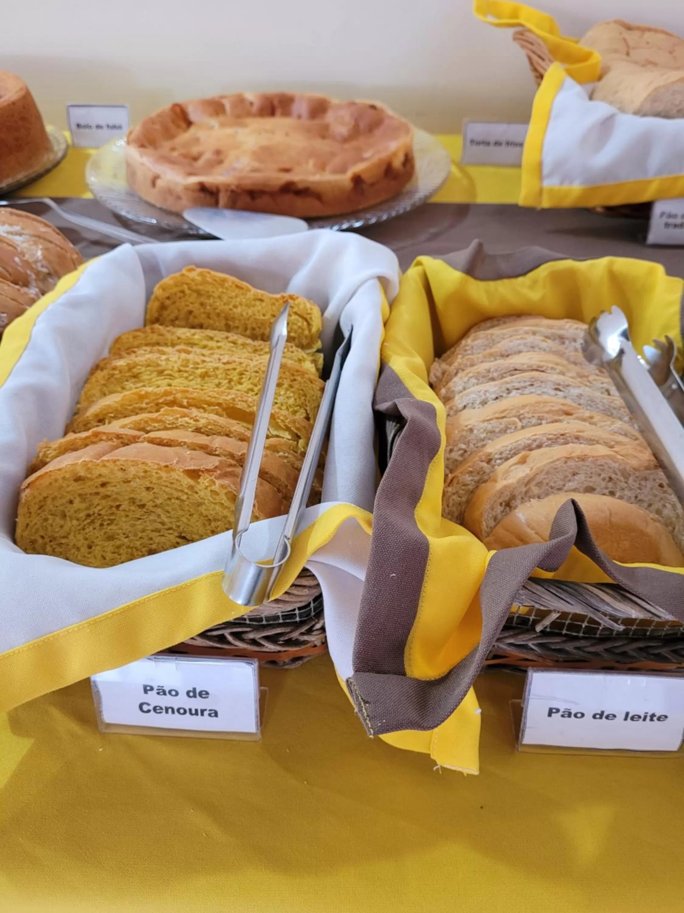 Breakfast in Pousada Casa Amarela