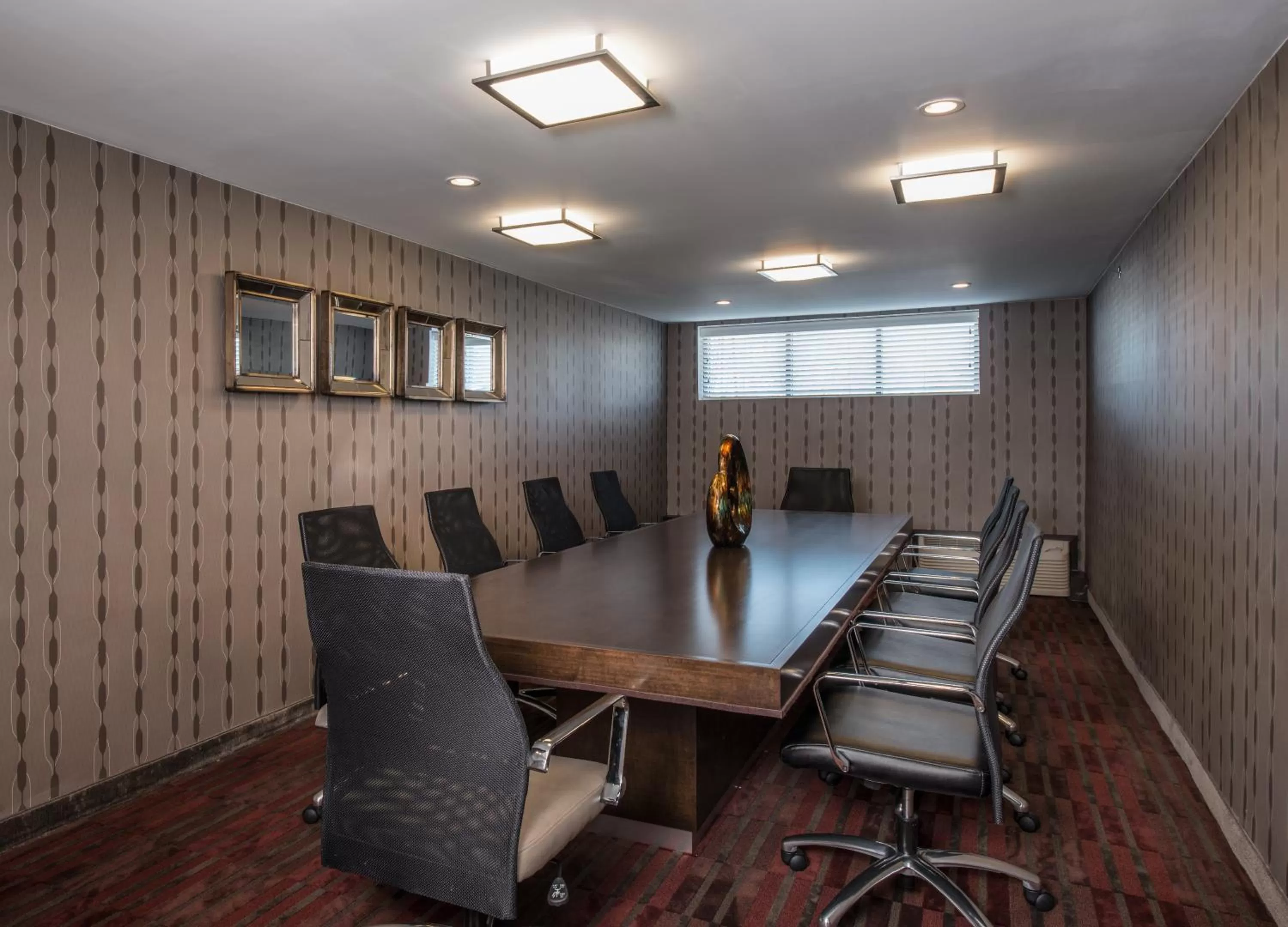 Meeting/conference room in Holiday Inn Charlotte Airport by IHG