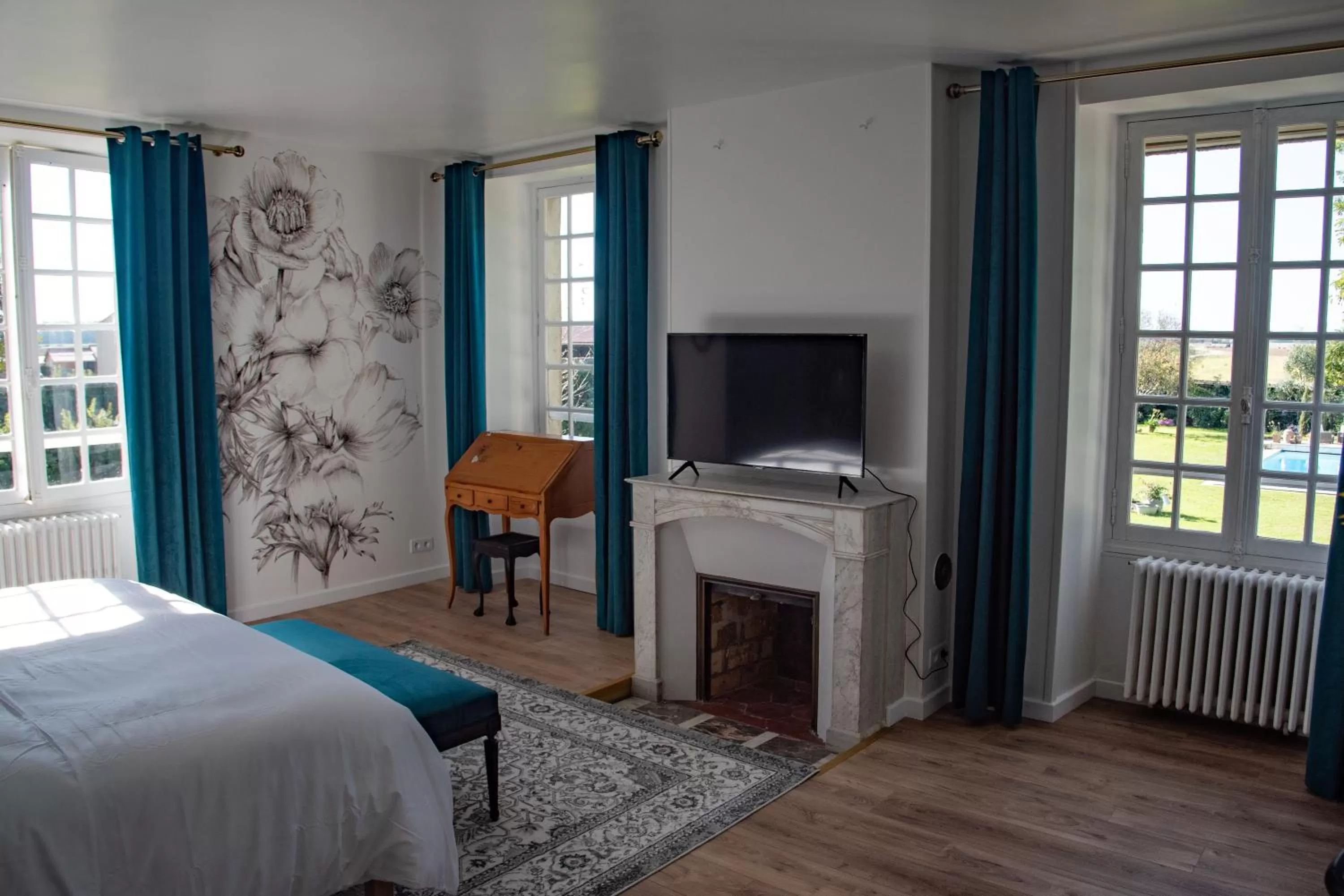 TV and multimedia, TV/Entertainment Center in La plaine de l'Angelus