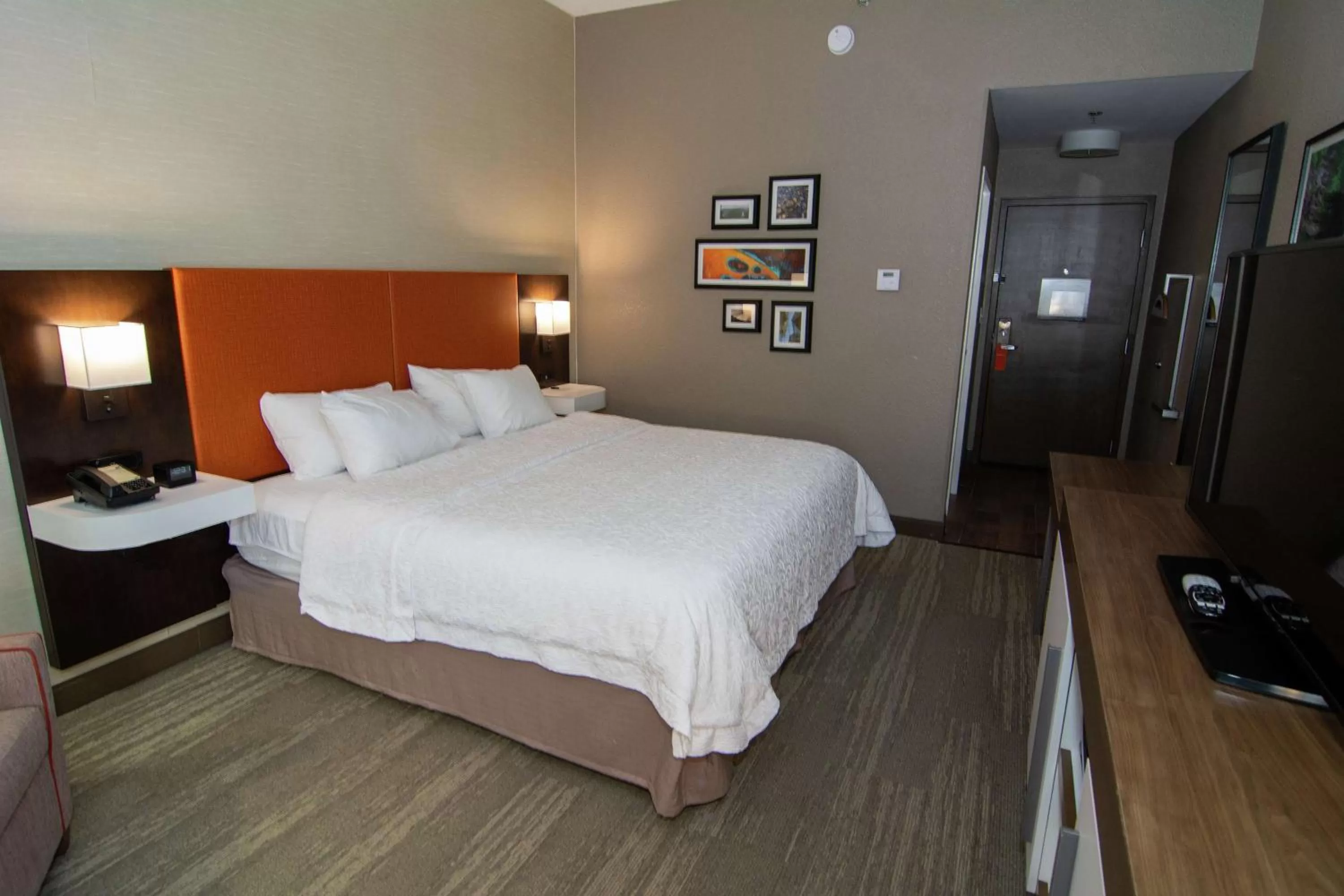 Bed in Hampton Inn Summersville