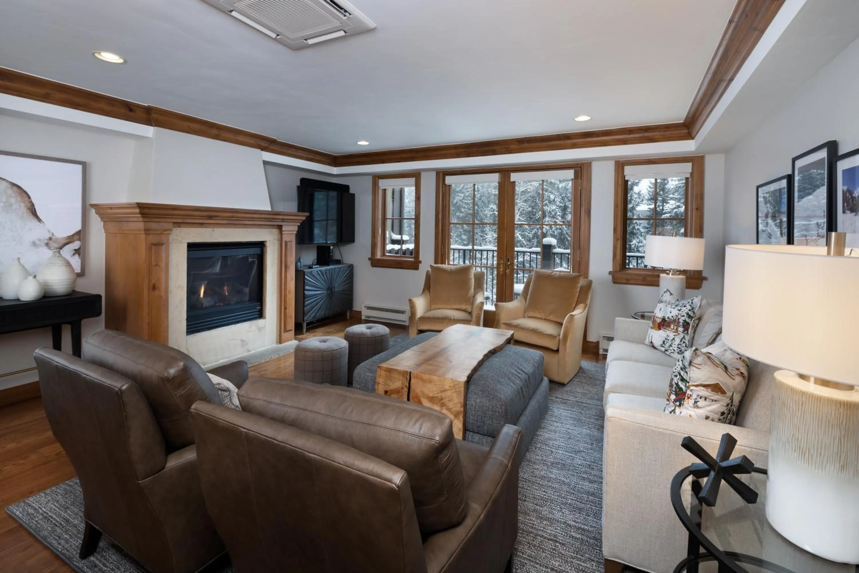 Living room in Gravity Haus Vail