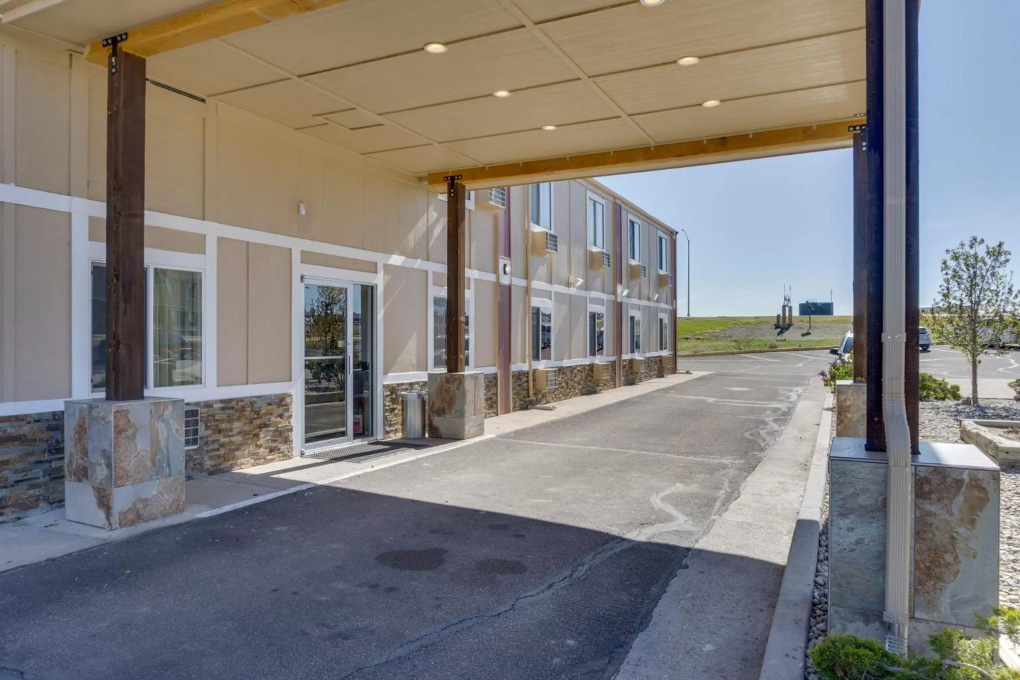 Super 8 by Wyndham Limon