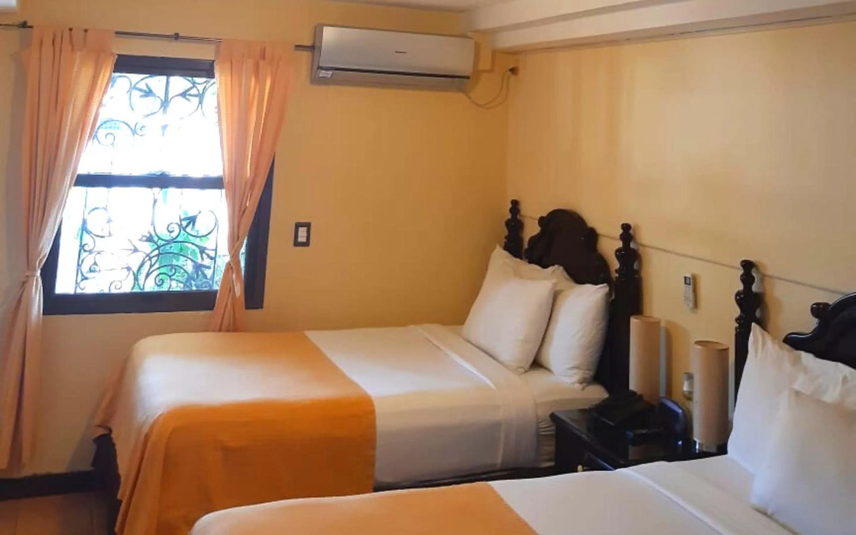 Bed in Hotel Villa Florencia Zona Rosa