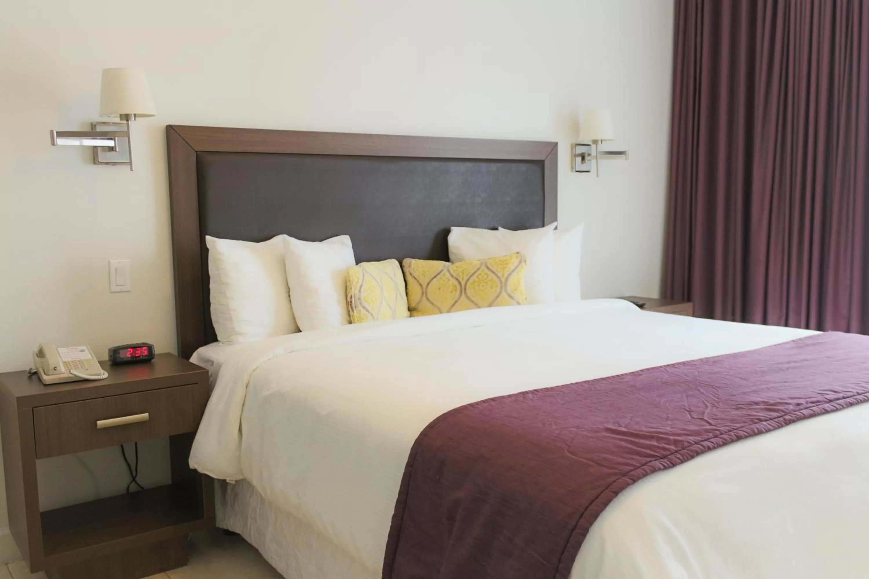 Bed in Collins Hotel