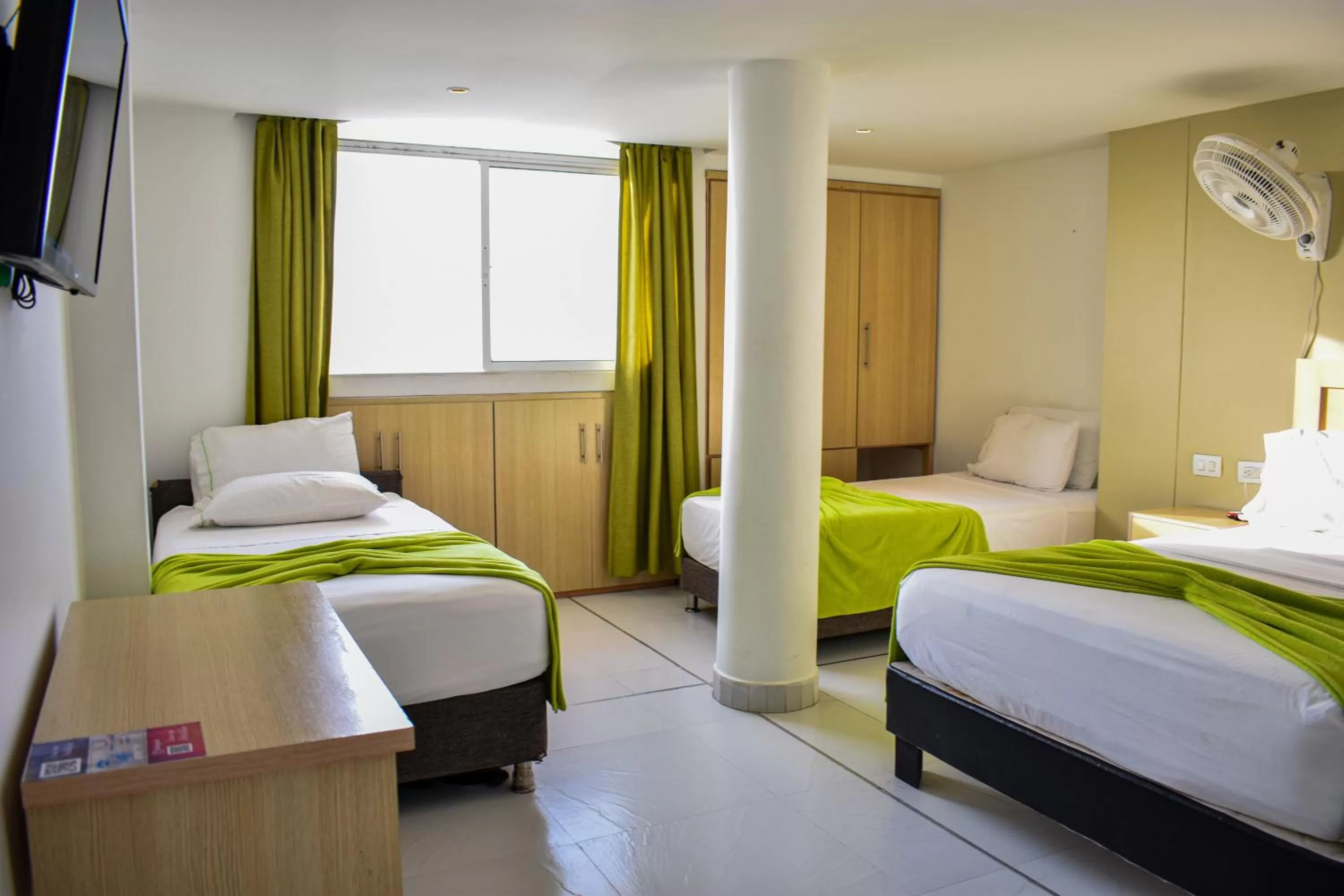 Sea view, Bed in Hotel Isla Capri