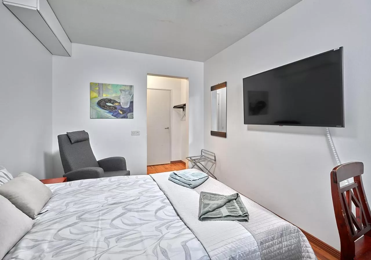 Photo of the whole room, Bed in Hotelli-Ravintola Gasthaus Lohja