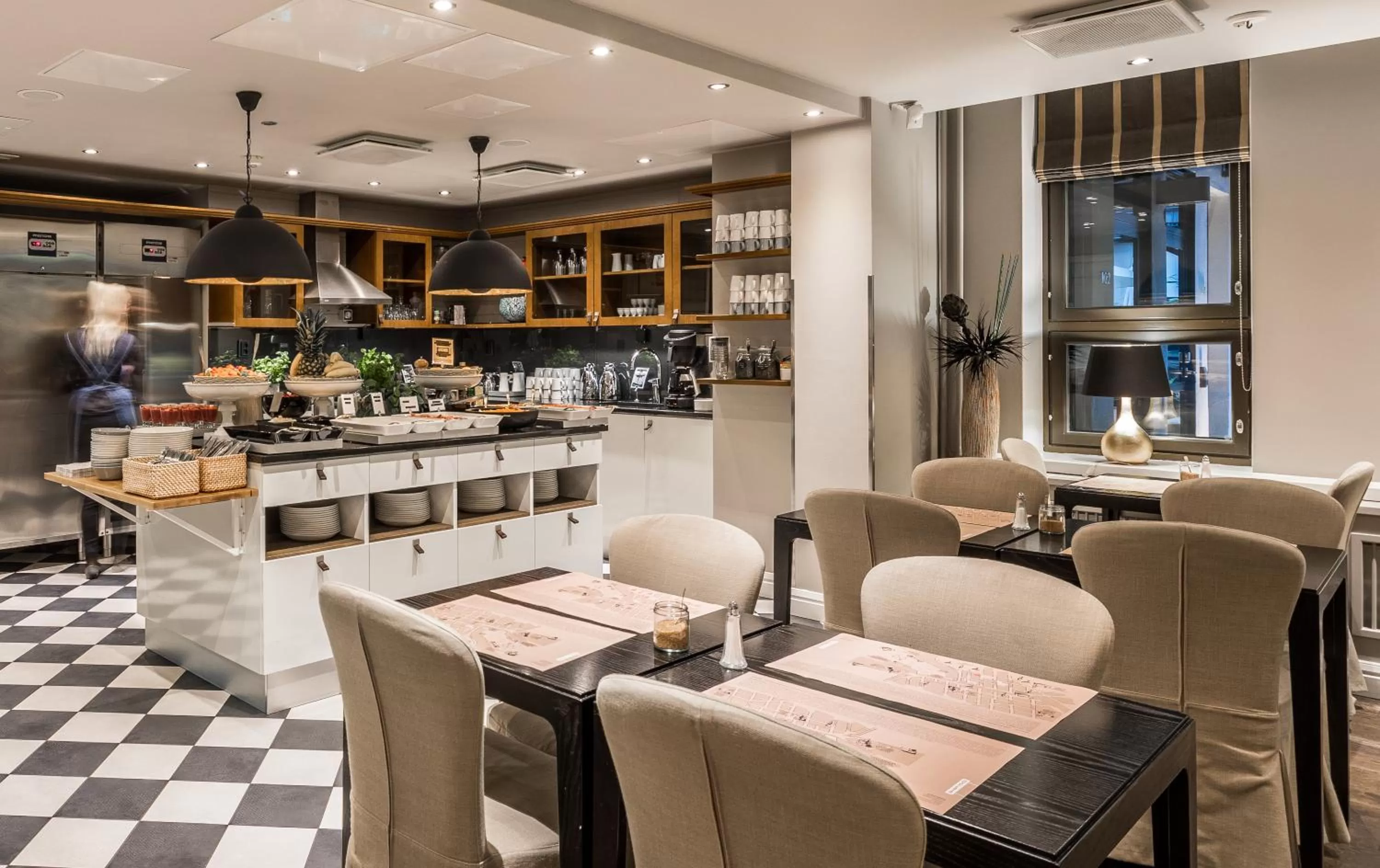 Restaurant/places to eat in Hotel Fabian